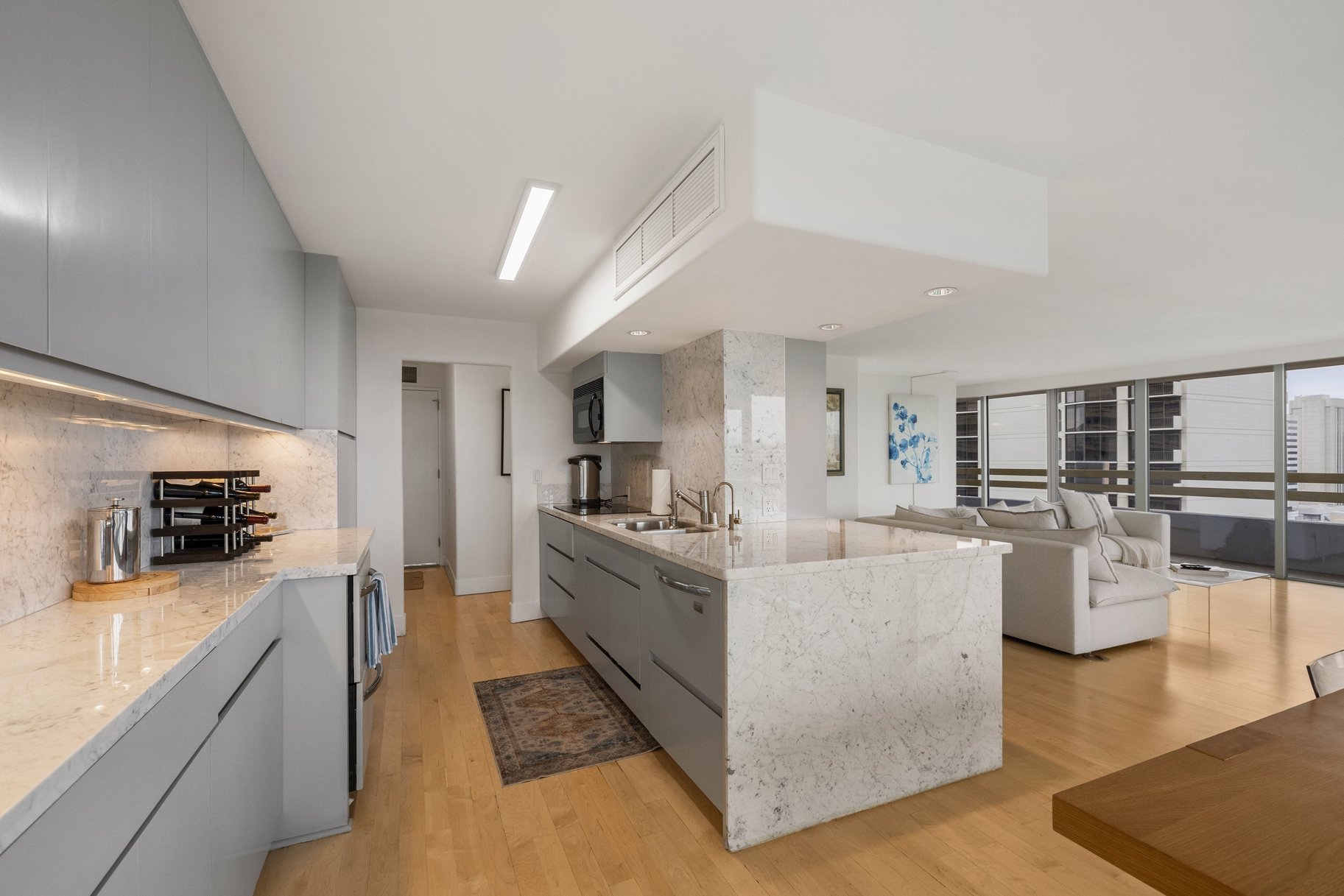  Chic Downtown Condo with Mountain & River Views - 物件實景