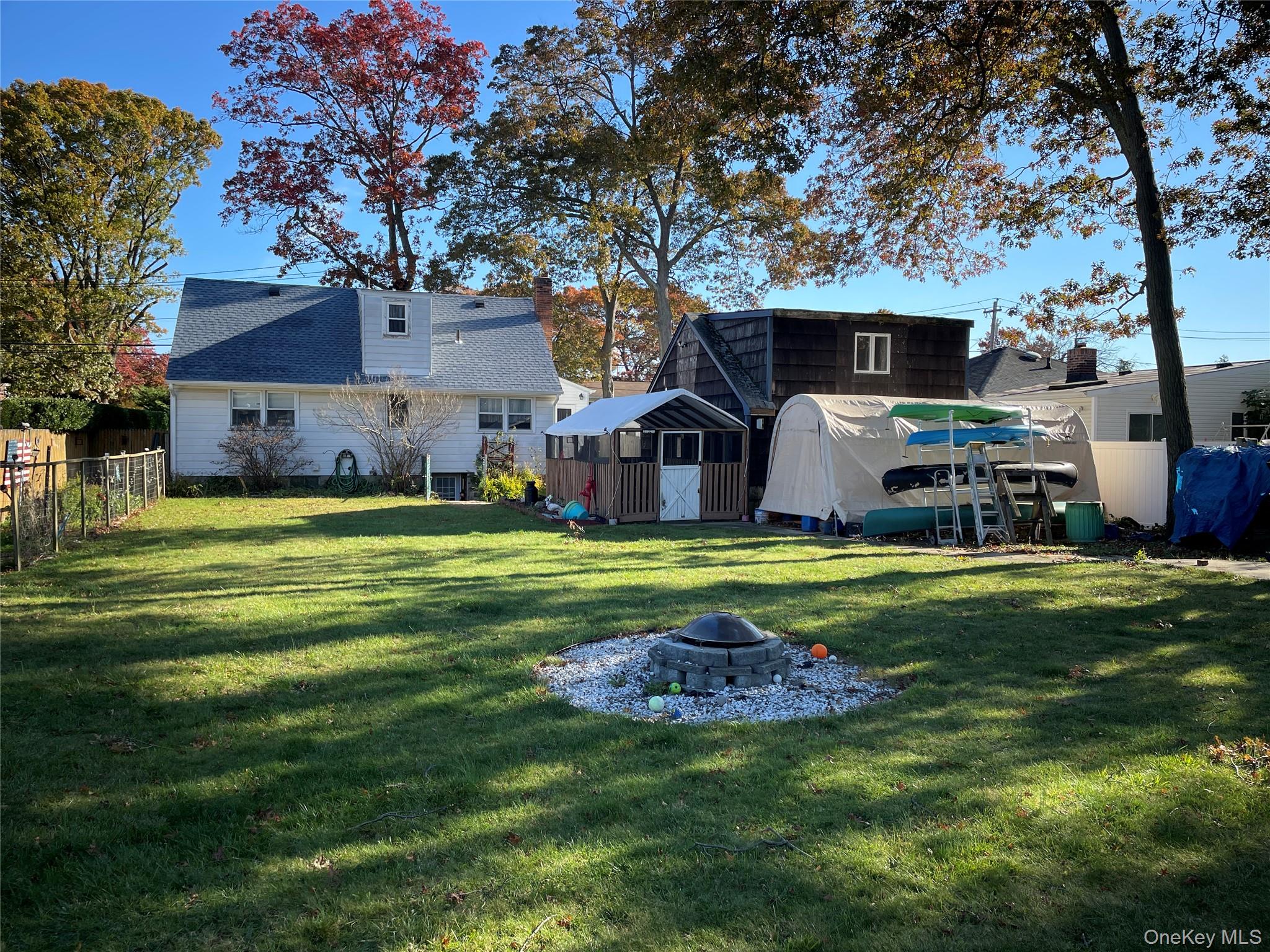 Lindenhurst, New York, 11757, United States, 4 Bedrooms Bedrooms, ,2 BathroomsBathrooms,Residential,For Sale,1989888