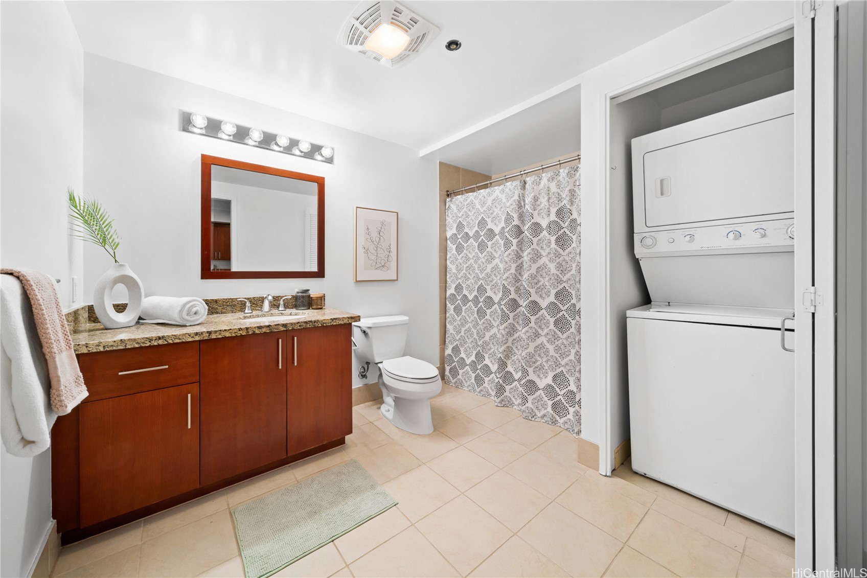 Honolulu, Hawaii, 96814, United States, 1 Bedroom Bedrooms, ,1 BathroomBathrooms,Residential,For Sale,1866206