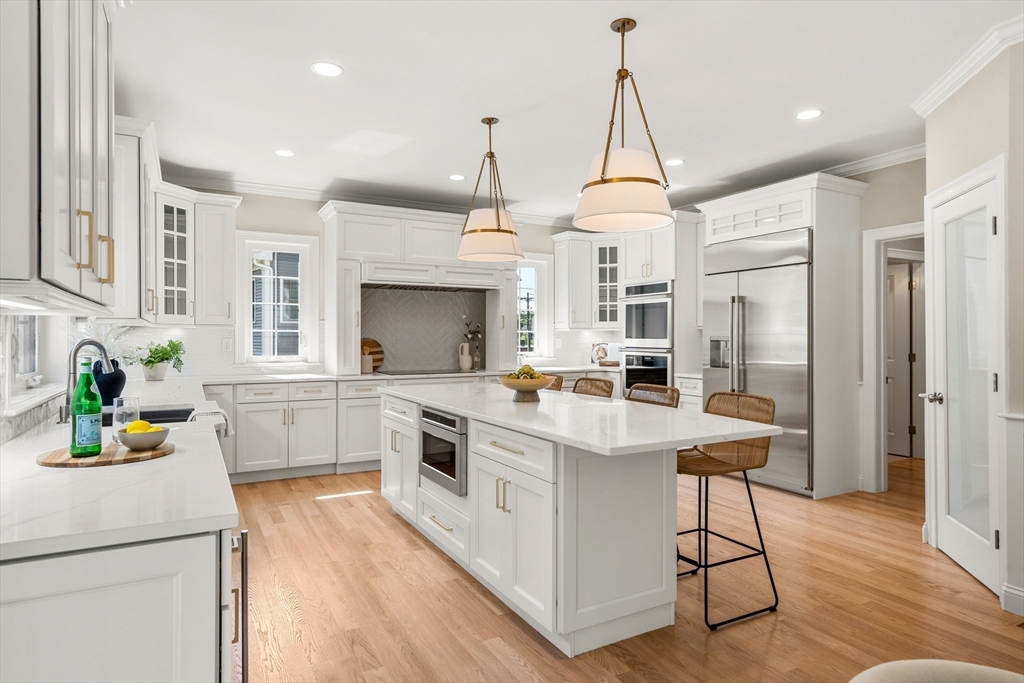 Lexington, Massachusetts, 02420, United States, 5 Bedrooms Bedrooms, ,8 BathroomsBathrooms,Residential,For Sale,1932093