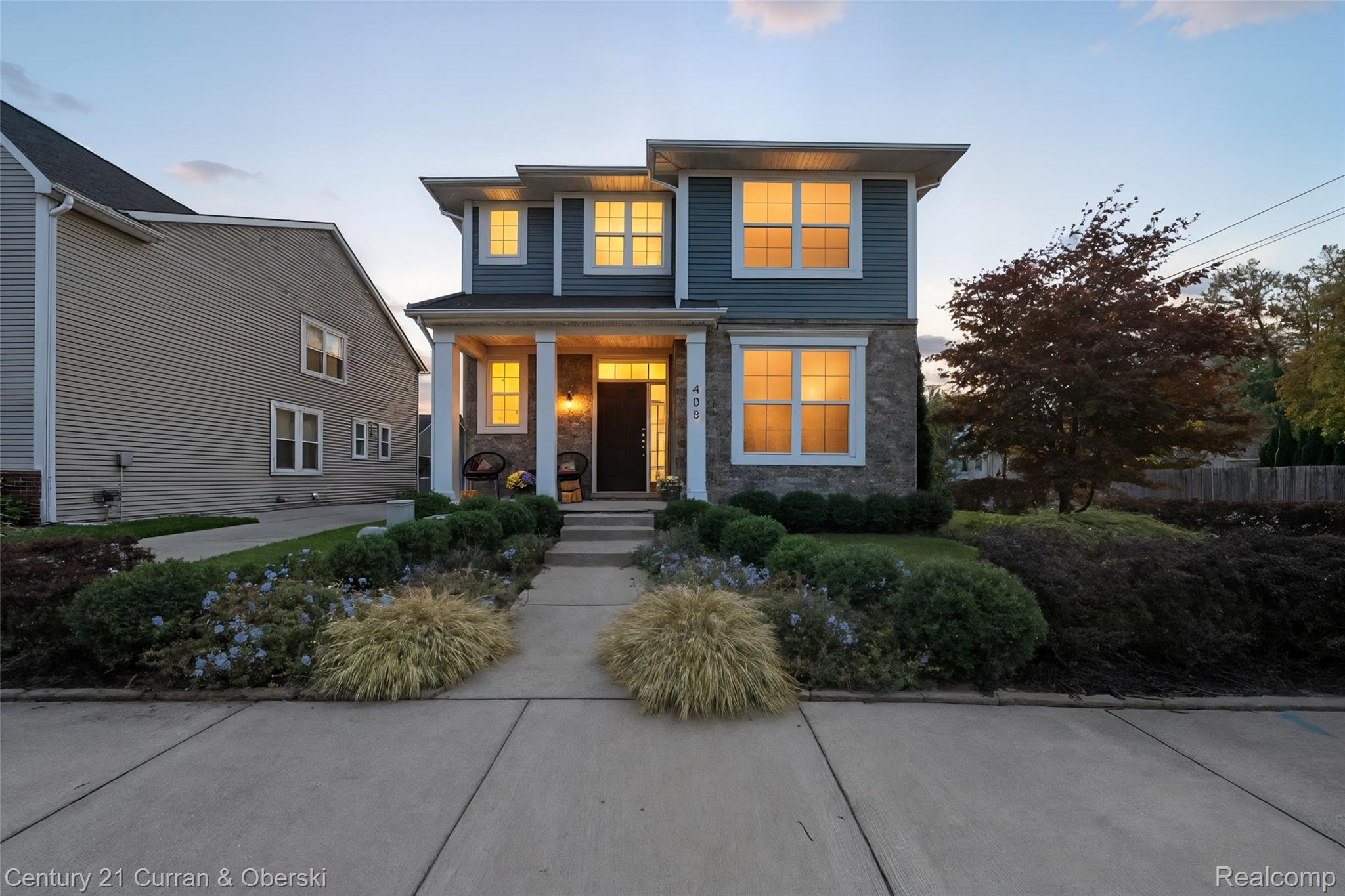 Ferndale, Michigan, 48220, United States, 3 Bedrooms Bedrooms, ,3 BathroomsBathrooms,Residential,For Sale,1984138