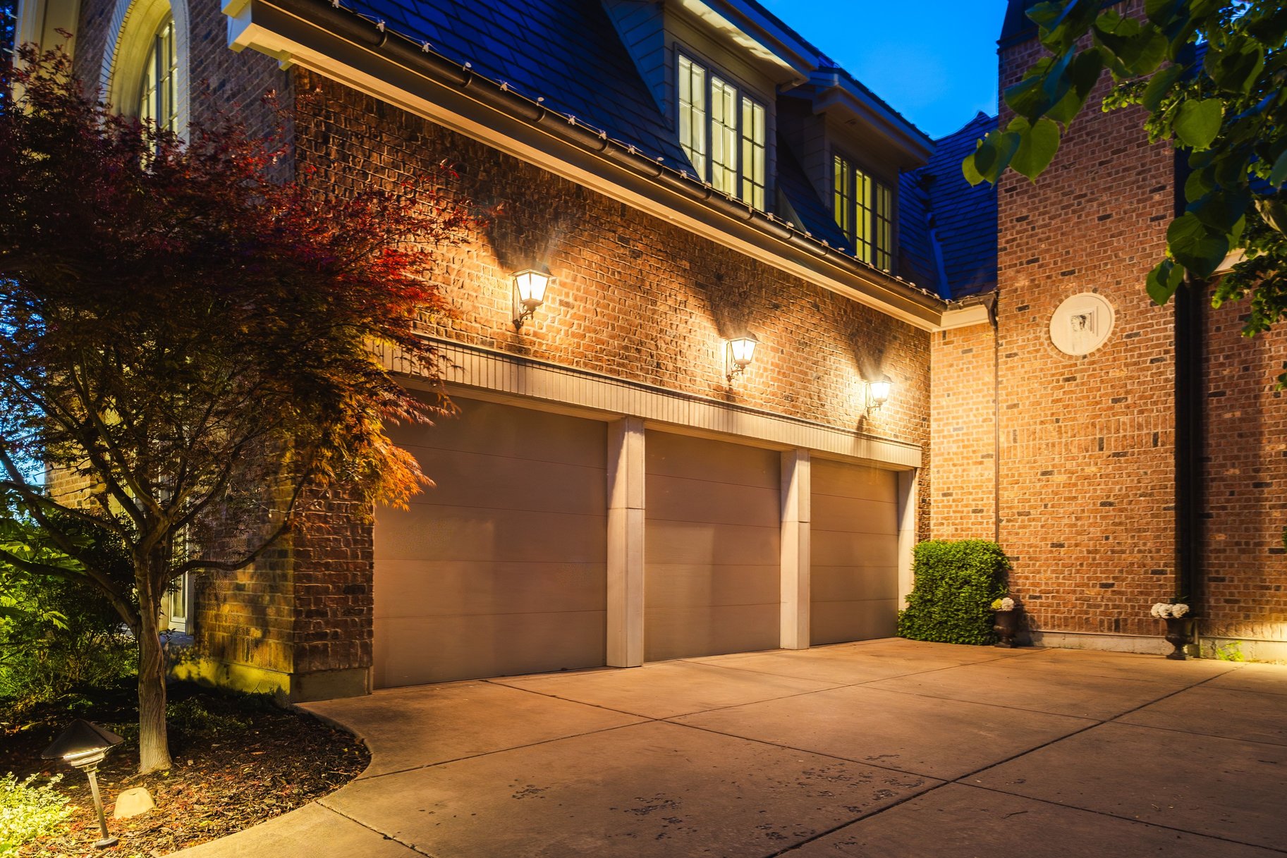  Stunning Custom Build on Millcreek Way - 物件實景
