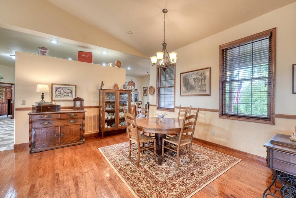 Murphy, North Carolina, 28906, United States, 3 Bedrooms Bedrooms, ,2 BathroomsBathrooms,Residential,For Sale,1926977