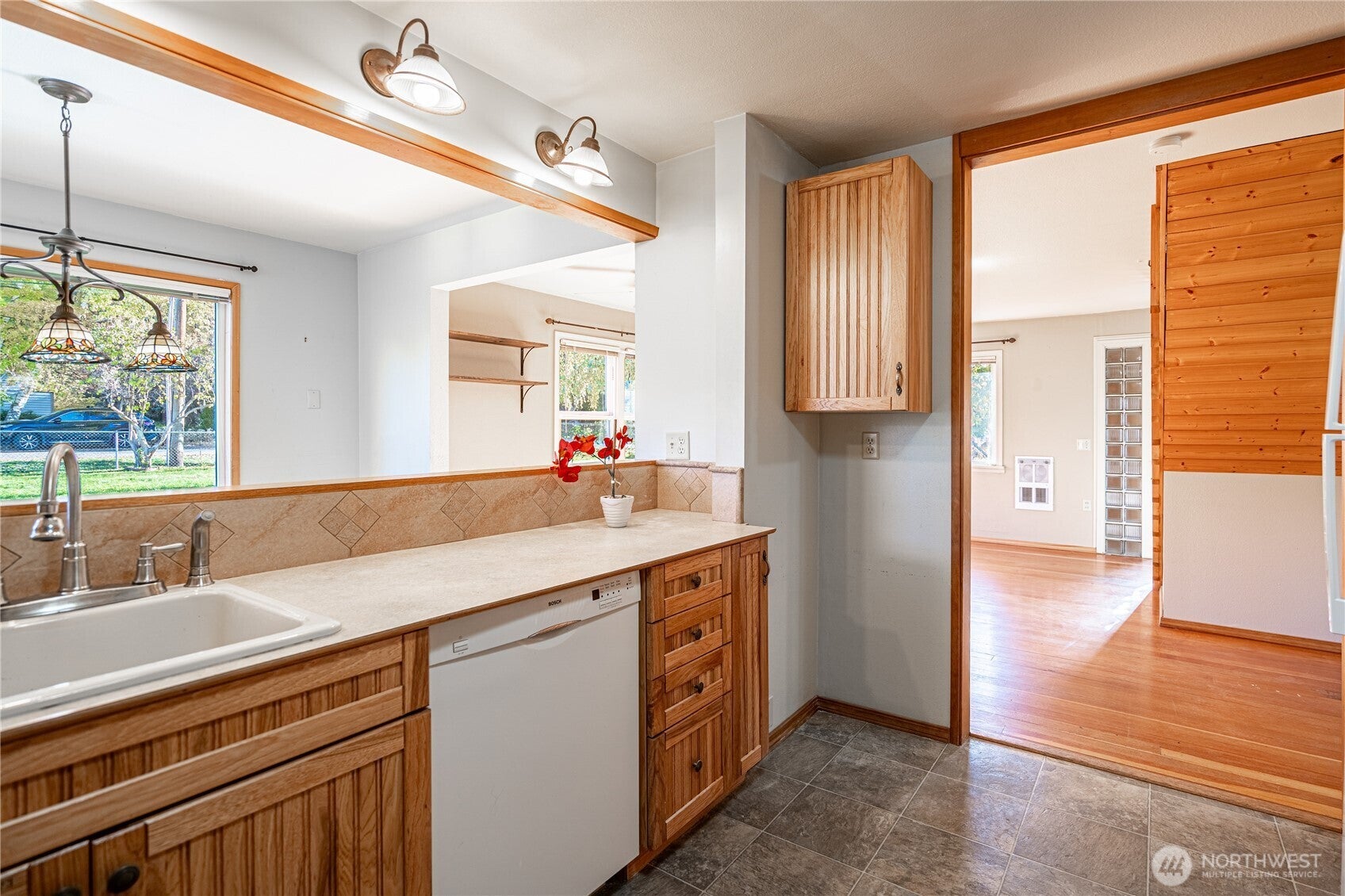 Manson, Washington, 98831, United States, 3 Bedrooms Bedrooms, ,2 BathroomsBathrooms,Residential,For Sale,1992965