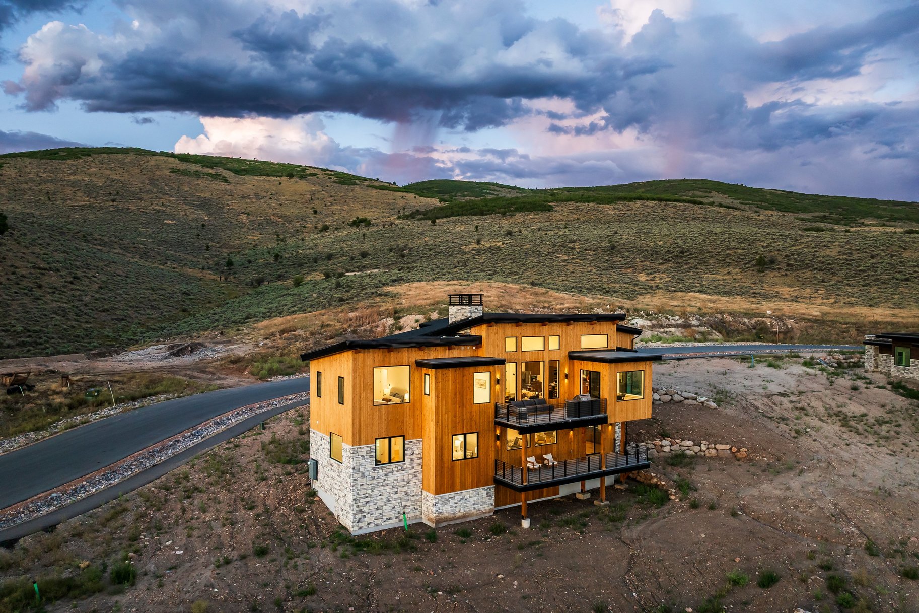  New Build Mountain Modern Home with Expansive Views - 物件實景