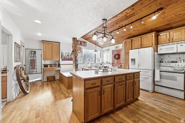 Centerville, Utah, 84014, United States, 4 Bedrooms Bedrooms, ,4 BathroomsBathrooms,Residential,For Sale,2027552