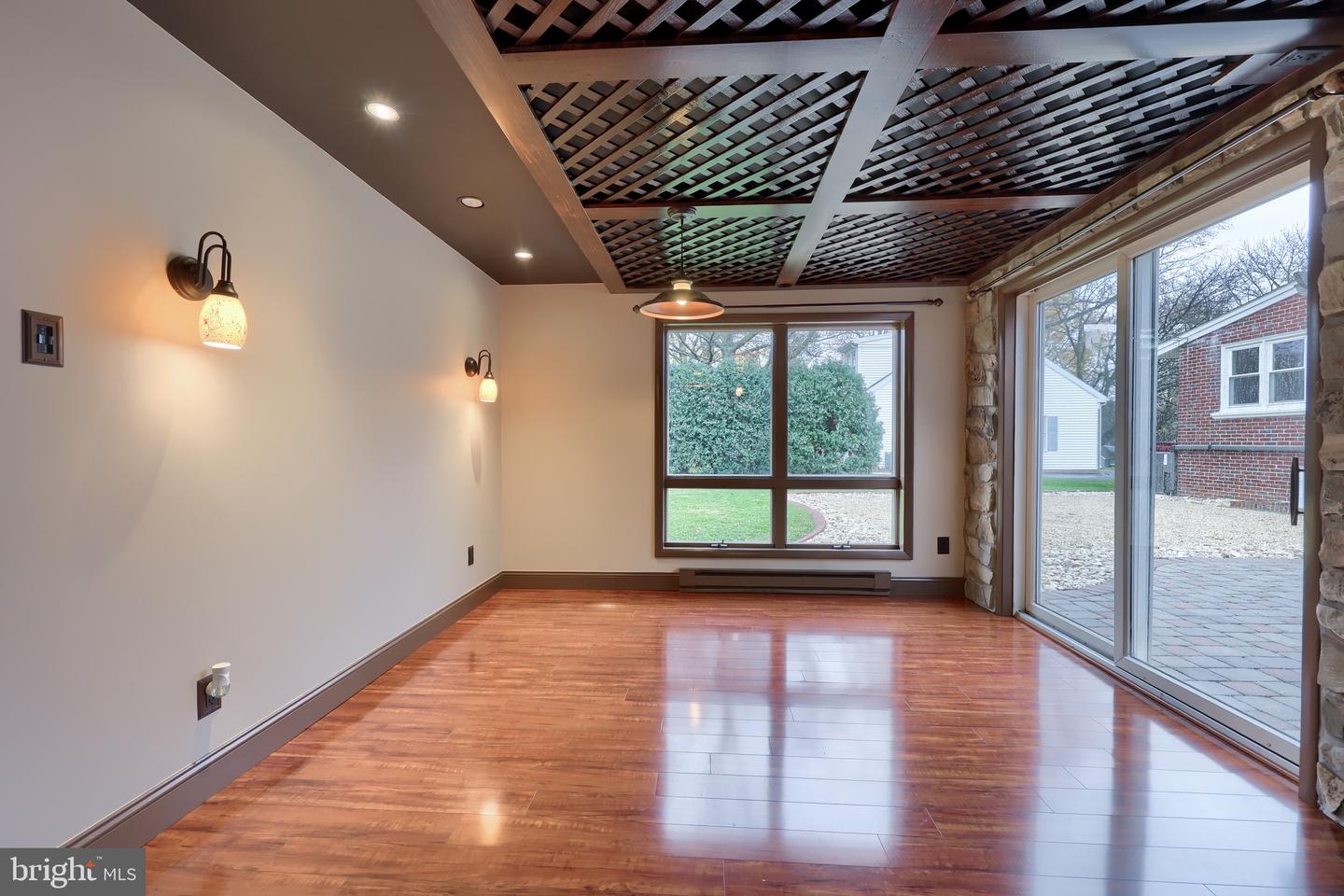 Lancaster, Pennsylvania, 17601, United States, 4 Bedrooms Bedrooms, ,3 BathroomsBathrooms,Residential,For Sale,1999084