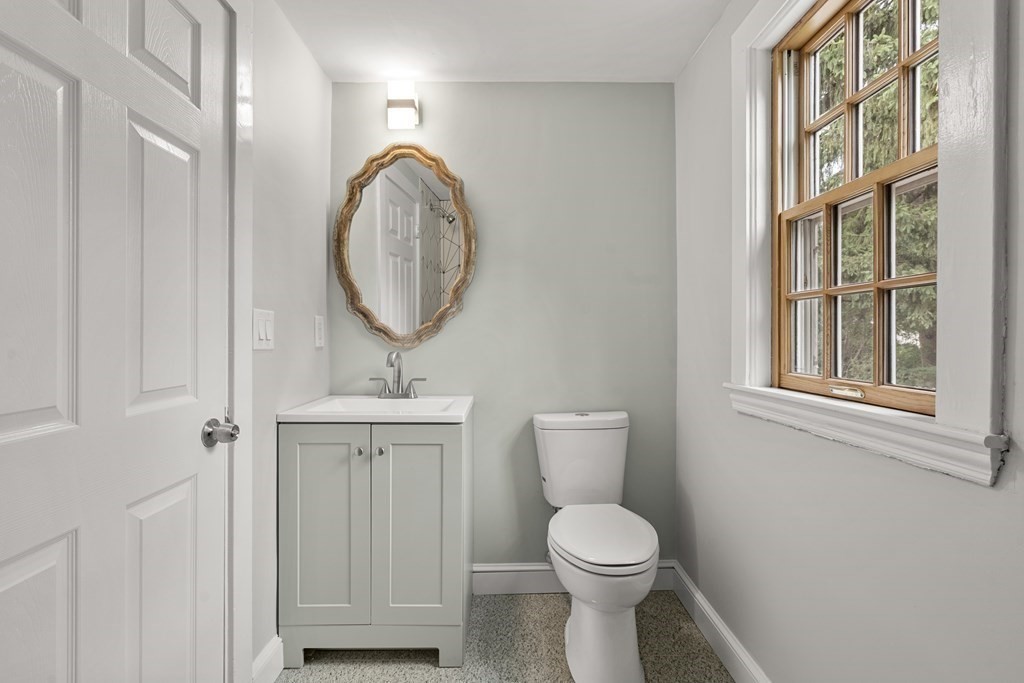 Framingham, Massachusetts, 01701, United States, 3 Bedrooms Bedrooms, ,2 BathroomsBathrooms,Residential,For Sale,1903802