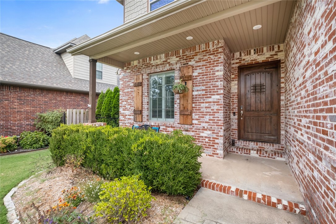 Rogers, Arkansas, 72758, United States, 5 Bedrooms Bedrooms, ,4 BathroomsBathrooms,Residential,For Sale,1882904