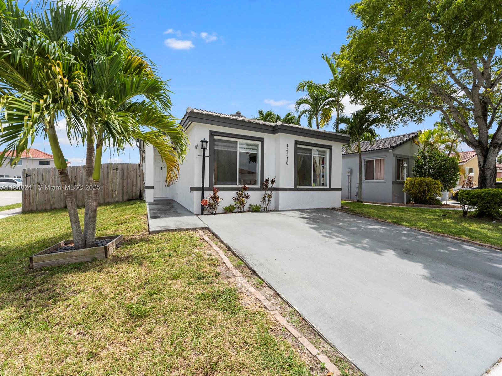 Miami, Florida, 33177, United States, 4 Bedrooms Bedrooms, ,2 BathroomsBathrooms,Residential,For Sale,1903424