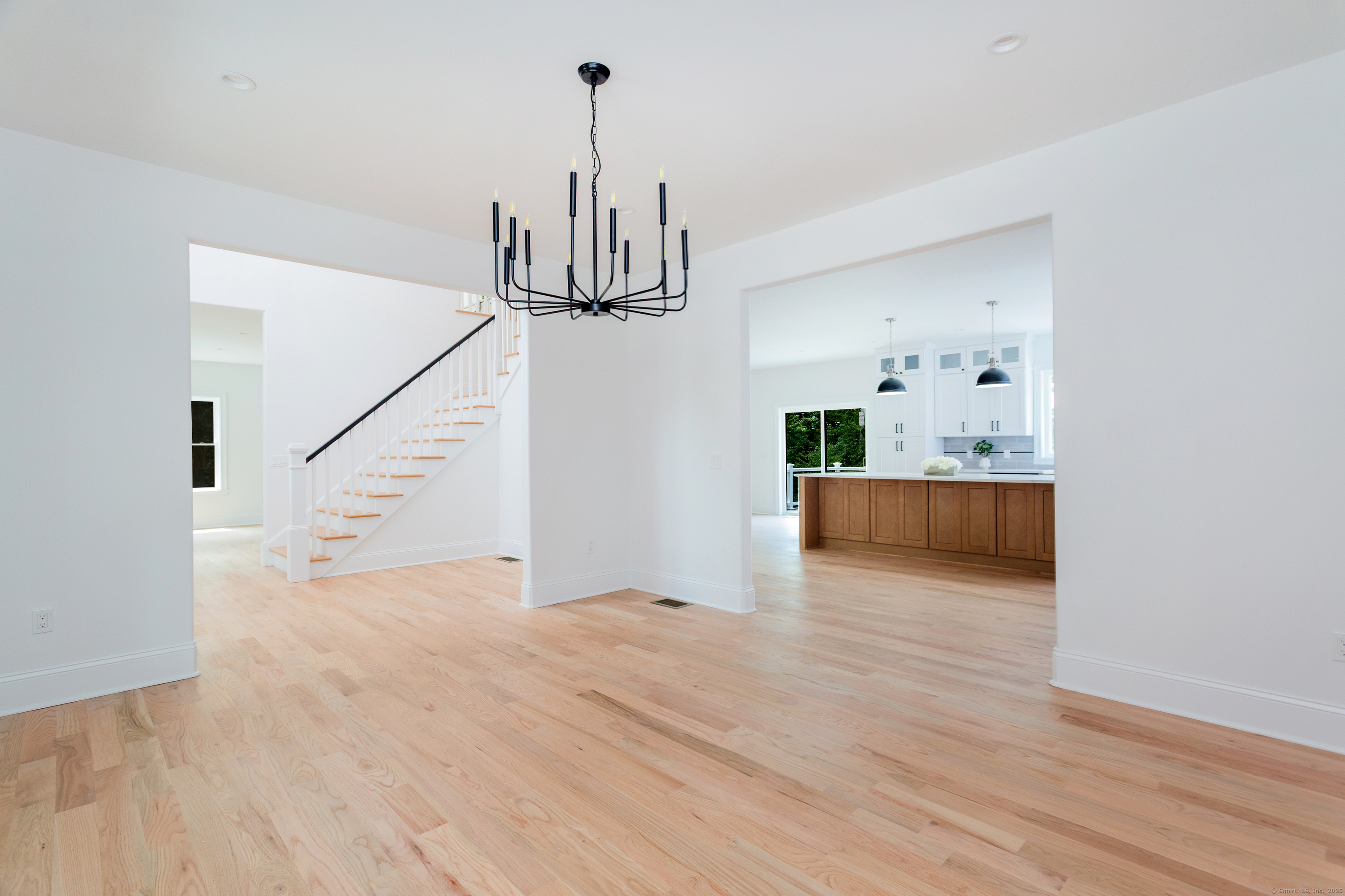 Stratford, Connecticut, 06614, United States, 4 Bedrooms Bedrooms, ,3 BathroomsBathrooms,Residential,For Sale,1987669