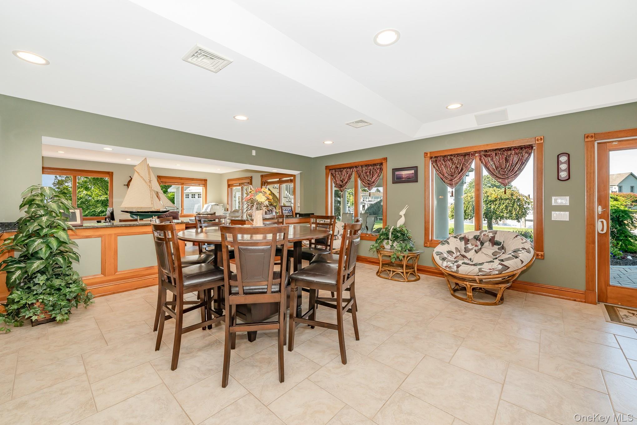 West Islip, New York, 11795, United States, 5 Bedrooms Bedrooms, ,5 BathroomsBathrooms,Residential,For Sale,1943882