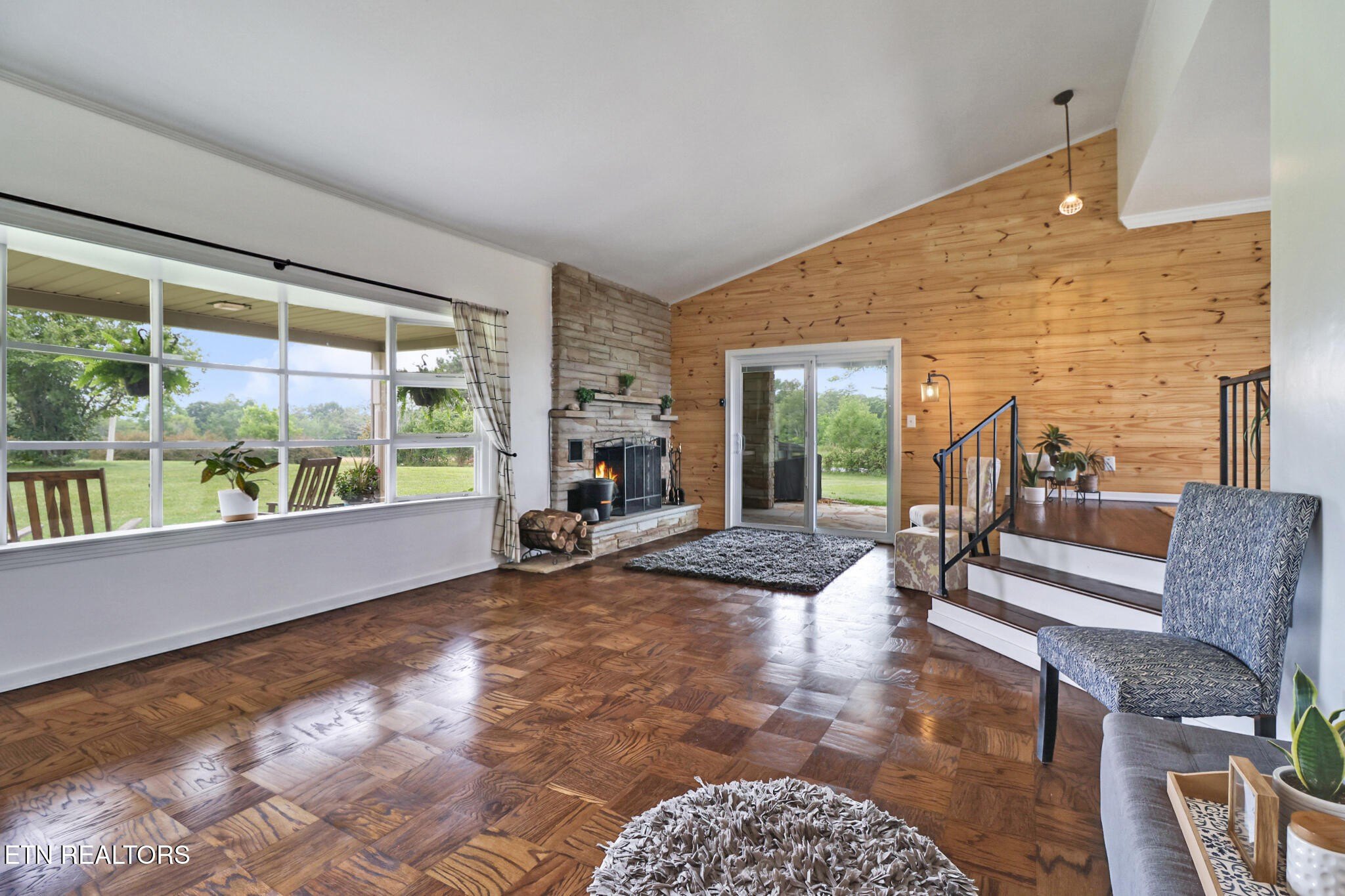 Crossville, Tennessee, 38571, United States, 5 Bedrooms Bedrooms, ,3 BathroomsBathrooms,Residential,For Sale,1986080