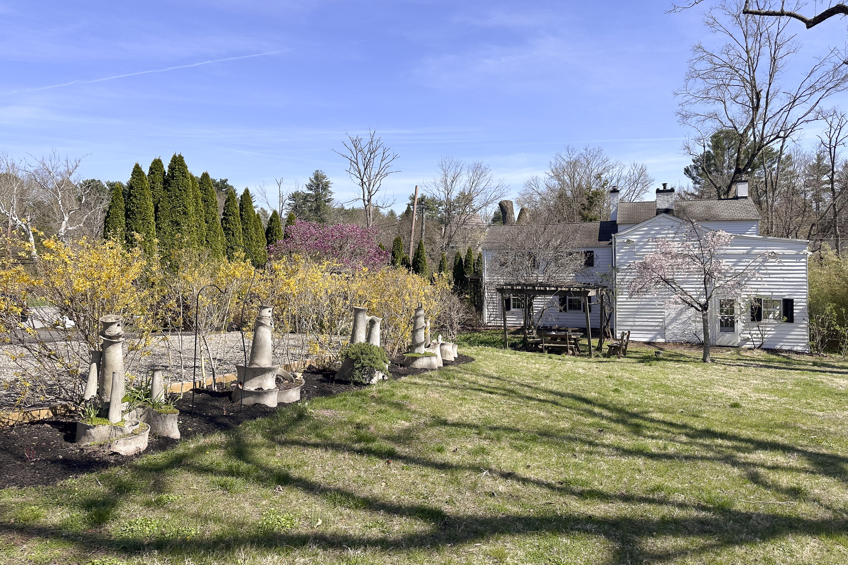  18th Century Charm and Captivating Grounds Edging Stony Brook - 物件實景