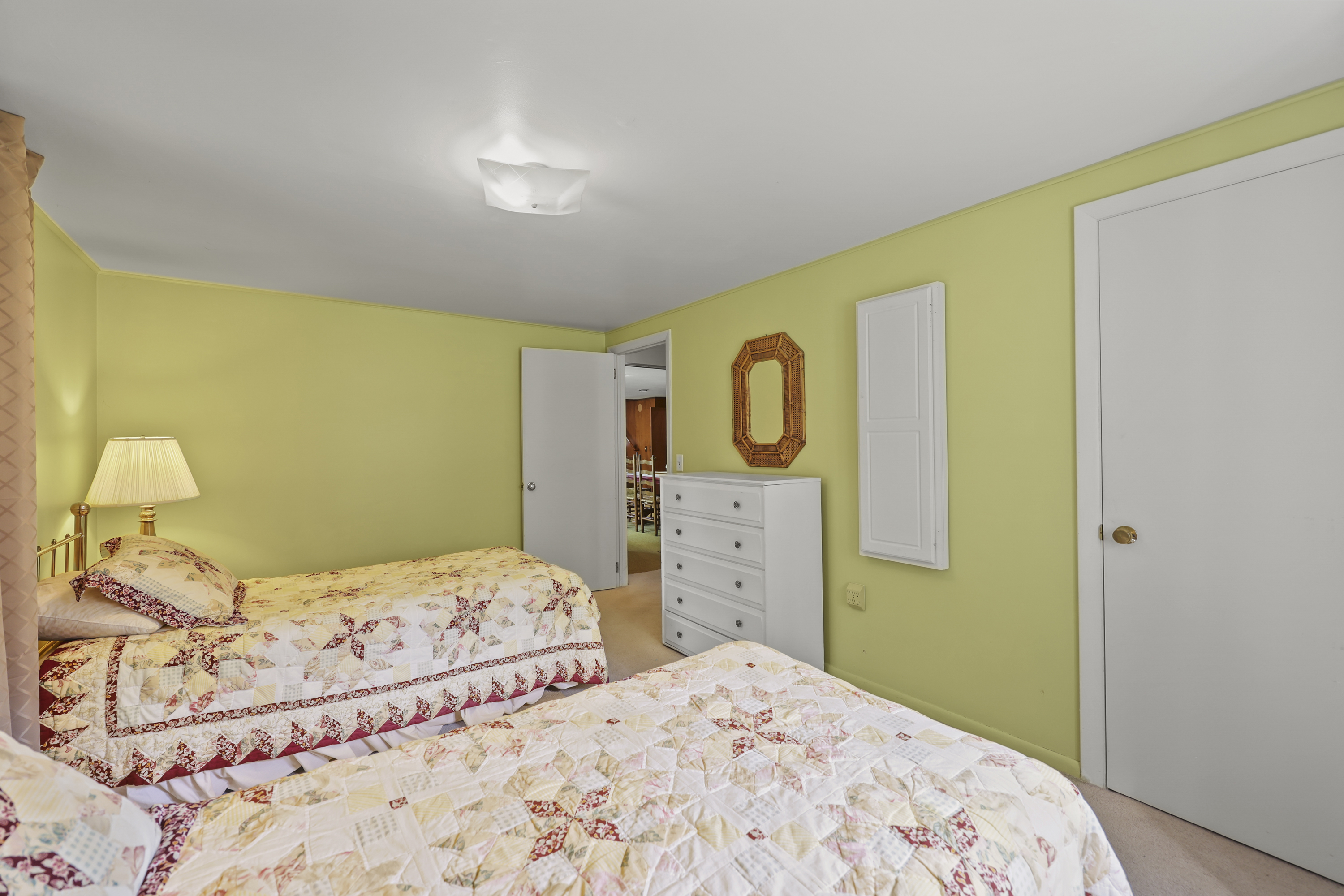  Immaculate 4 Bed Ranch with 3-Season Porch near Lake Onota - 物件實景