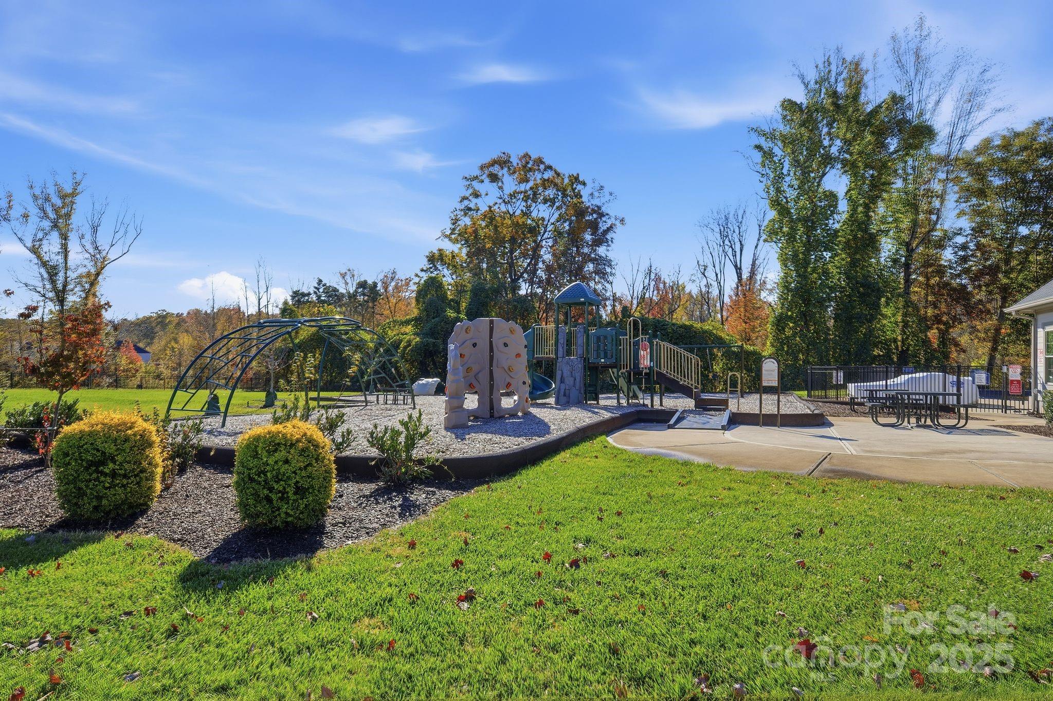 Huntersville, North Carolina, 28078, United States, 6 Bedrooms Bedrooms, ,5 BathroomsBathrooms,Residential,For Sale,1988370