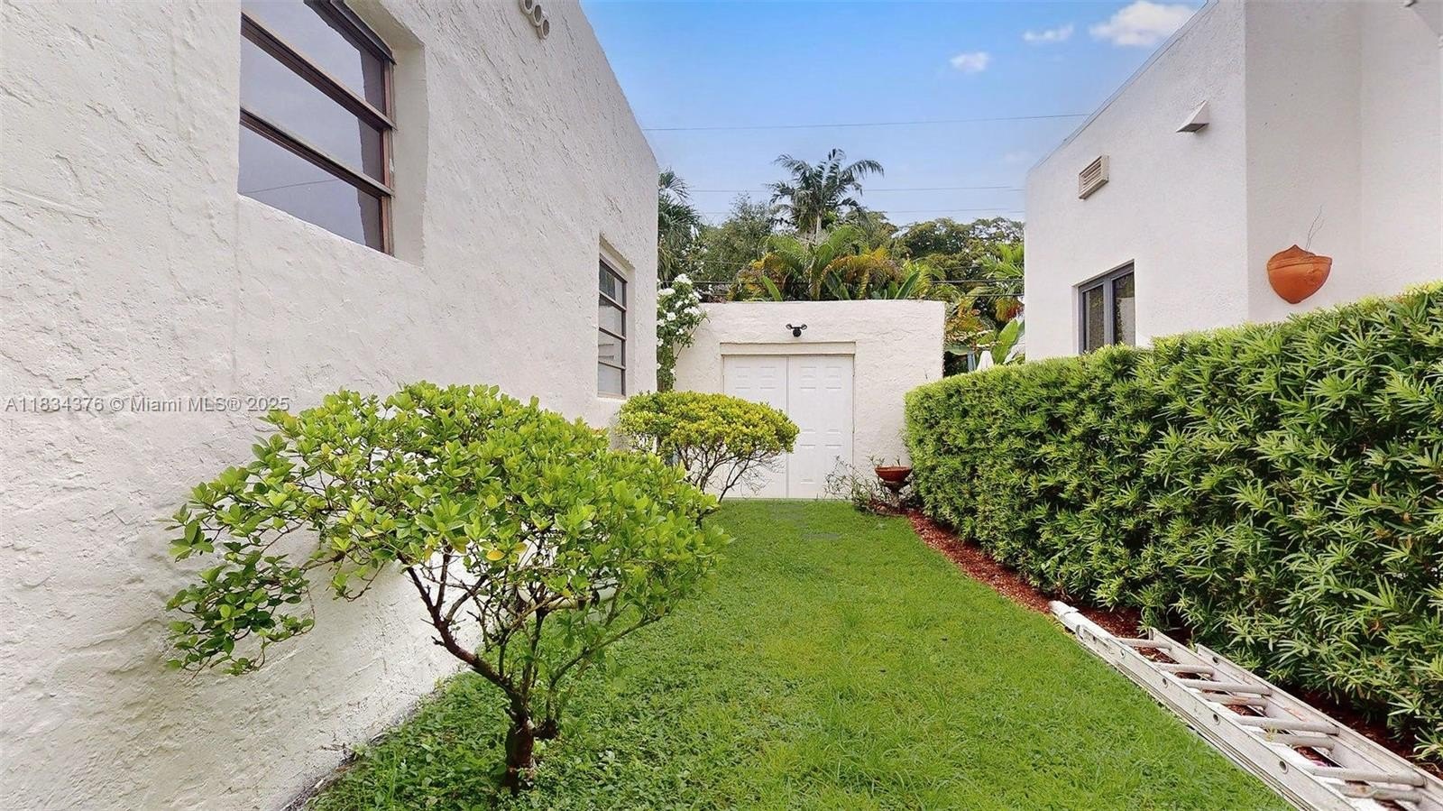 Coral Gables, Florida, 33134, United States, 2 Bedrooms Bedrooms, ,2 BathroomsBathrooms,Residential,For Sale,1989880