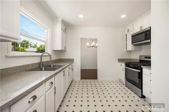 Los Angeles, California, 90032, United States, 2 Bedrooms Bedrooms, ,1 BathroomBathrooms,Residential,For Sale,2049026