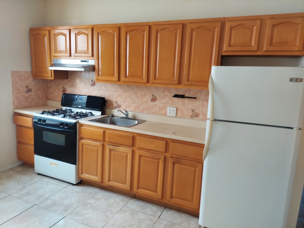 Brooklyn, New York, 11212, United States, 6 Bedrooms Bedrooms, ,2 BathroomsBathrooms,Residential,For Sale,1899398
