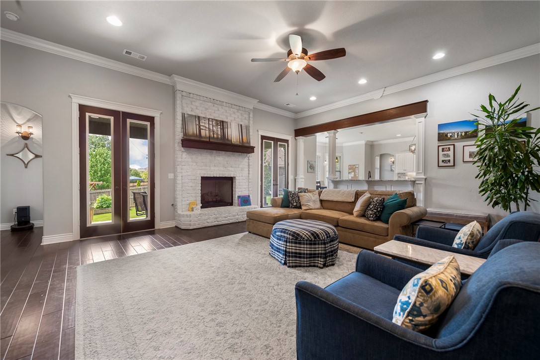 Bentonville, Arkansas, 72712, United States, 5 Bedrooms Bedrooms, ,5 BathroomsBathrooms,Residential,For Sale,1895403