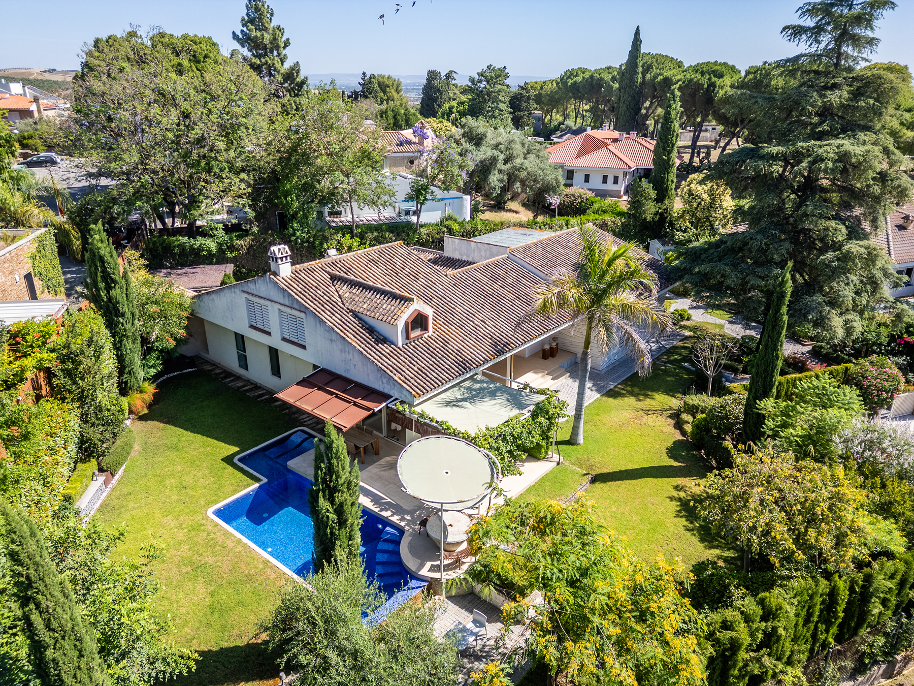  Designer detached house with pool in private development - 物件實景