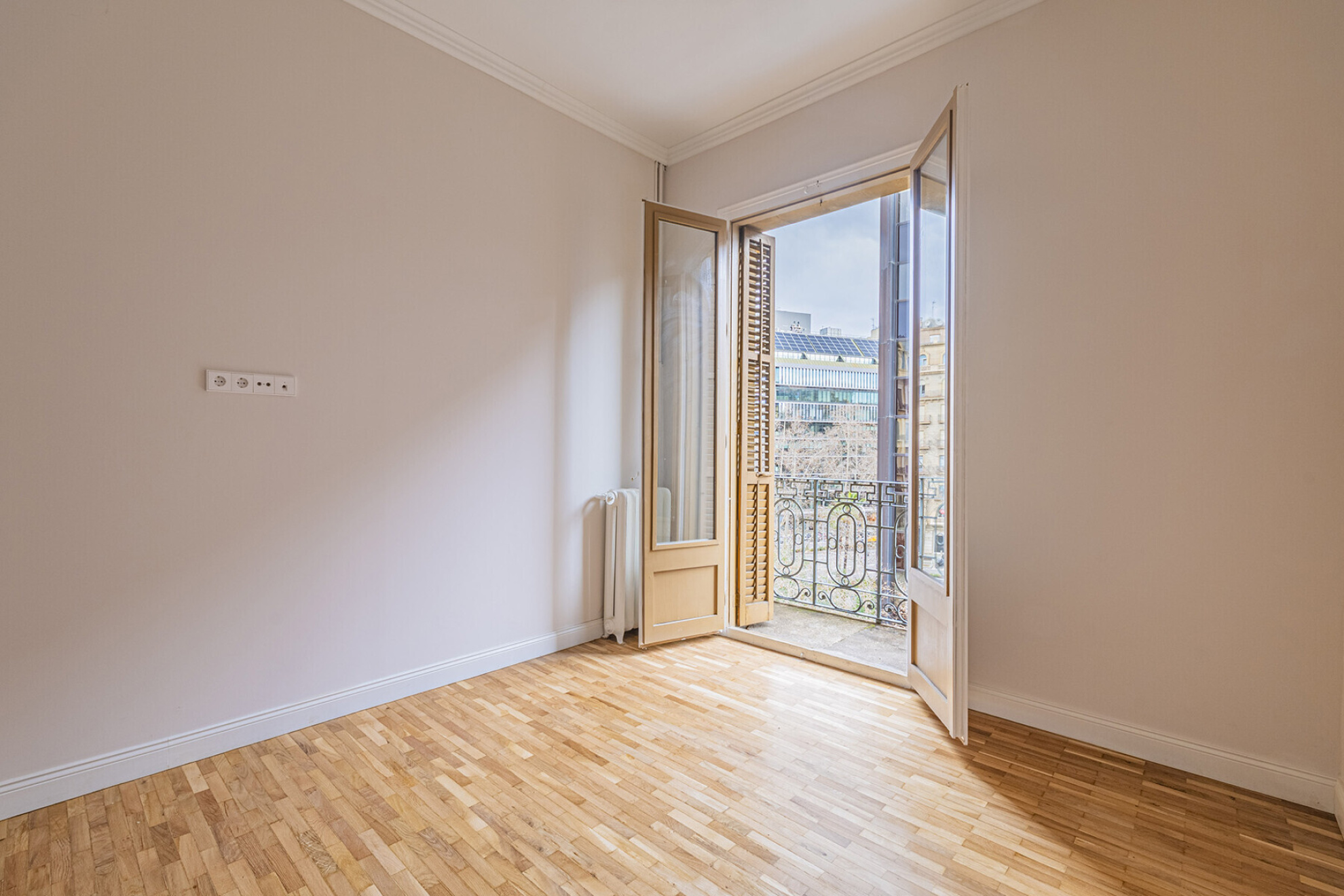  Renovated high-rise apartment in a stately building in Eixample. - 物件實景