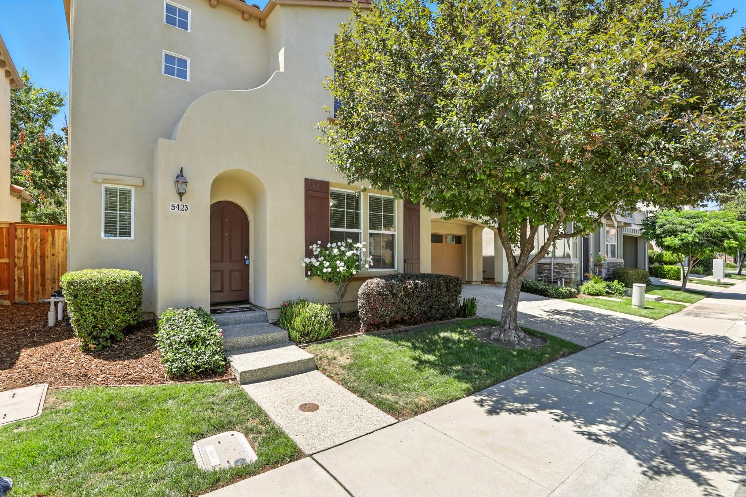Sacramento, California, 95835, United States, 4 Bedrooms Bedrooms, ,3 BathroomsBathrooms,Residential,For Sale,1950179