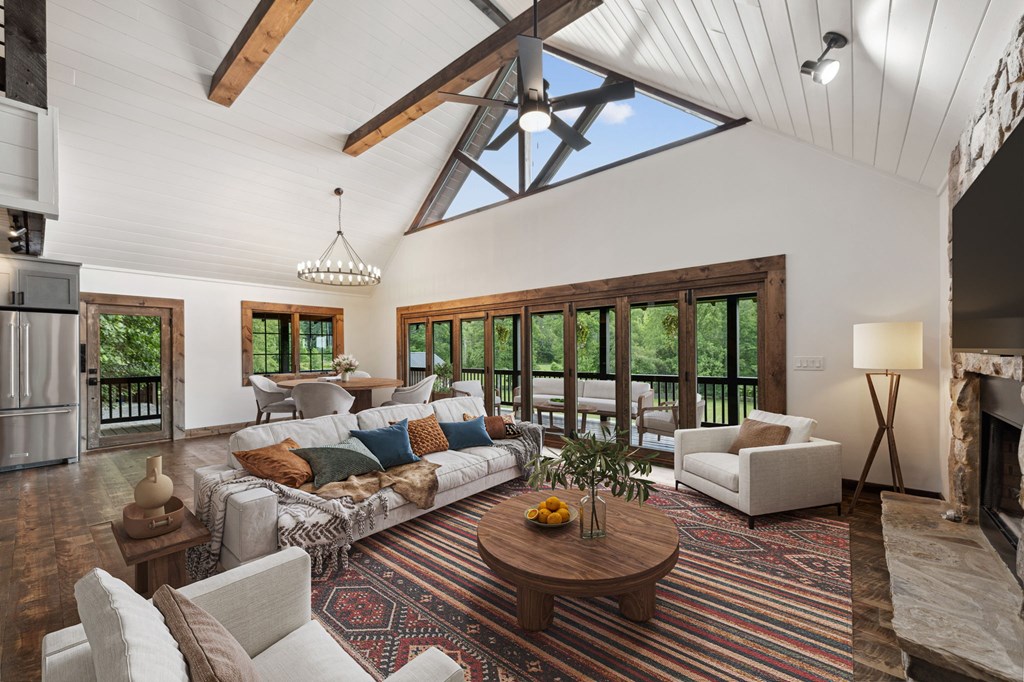 Blue Ridge, Georgia, 30513, United States, 3 Bedrooms Bedrooms, ,3 BathroomsBathrooms,Residential,For Sale,1974409