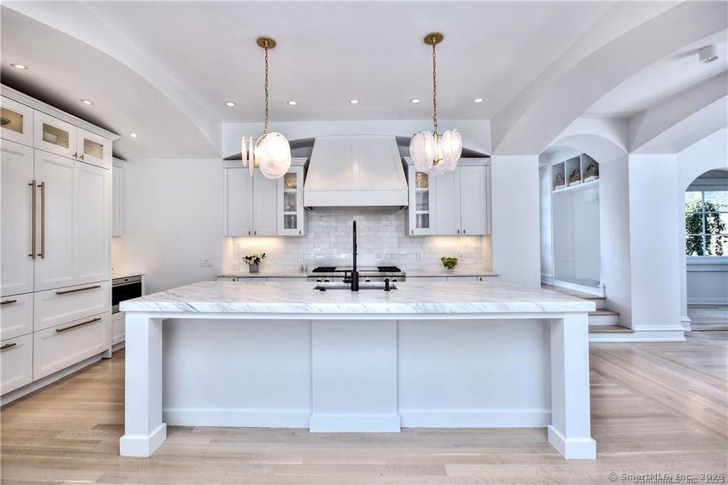Westport, Connecticut, 06880, United States, 6 Bedrooms Bedrooms, ,7 BathroomsBathrooms,Residential,For Sale,1784417