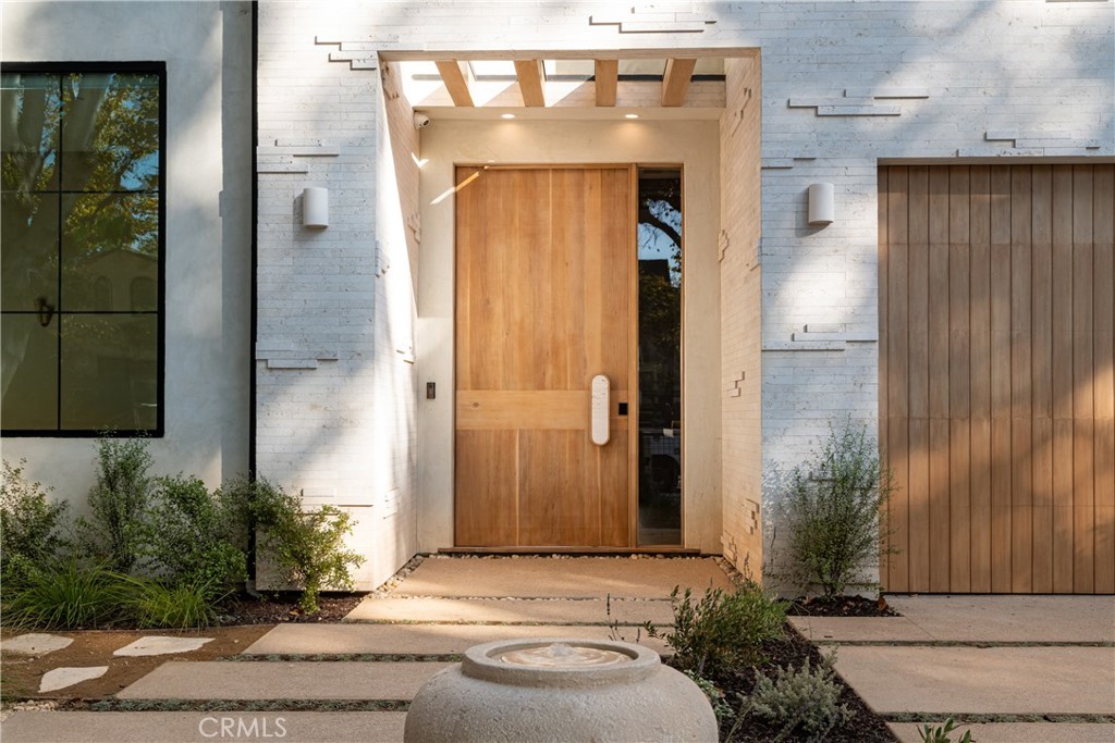 Sherman Oaks, California, 91423, United States, 6 Bedrooms Bedrooms, ,7 BathroomsBathrooms,Residential,For Sale,1990929