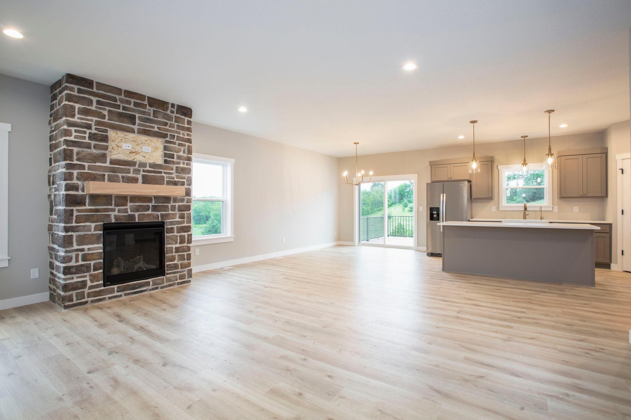 Roberts, Wisconsin, 54023, United States, 4 Bedrooms Bedrooms, ,3 BathroomsBathrooms,Residential,For Sale,1877013