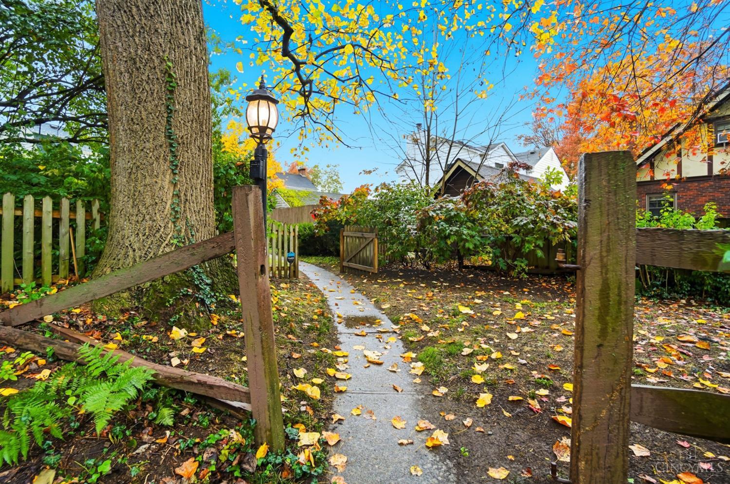 Cincinnati, Ohio, 45227, United States, 3 Bedrooms Bedrooms, ,2 BathroomsBathrooms,Residential,For Sale,1989456