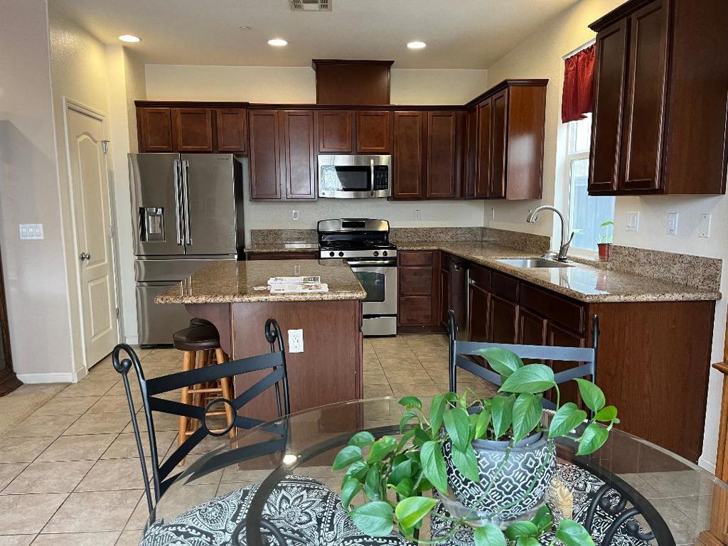 Gilroy, California, 95020, United States, 3 Bedrooms Bedrooms, ,3 BathroomsBathrooms,Residential,For Sale,1825203