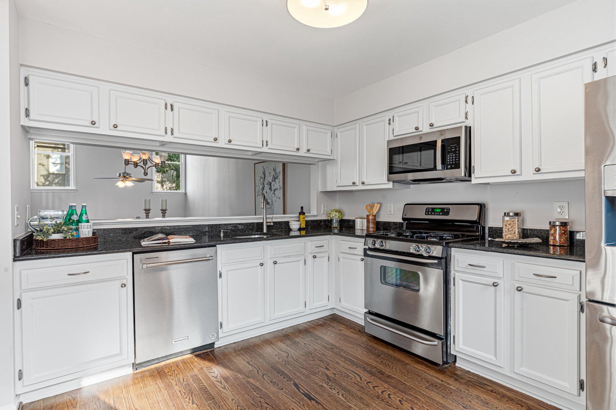  7561 Chrisland Cv Cove, Falls Church, VA, 22042 - 物件實景
