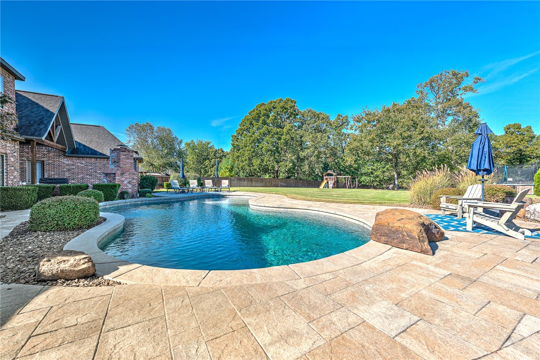 Centerton, Arkansas, 72719, United States, 5 Bedrooms Bedrooms, ,5 BathroomsBathrooms,Residential,For Sale,1992149