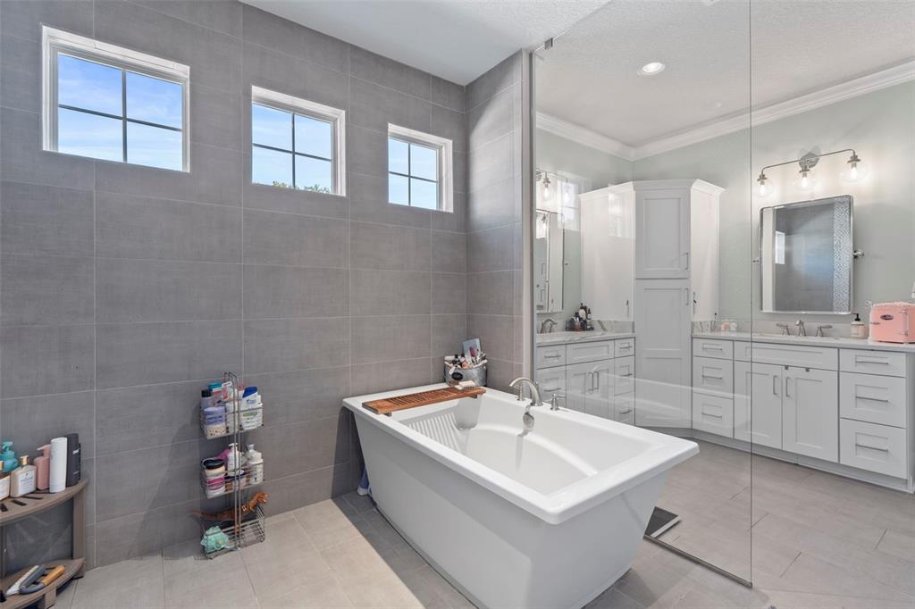 Lake Mary, Florida, 32746, United States, 4 Bedrooms Bedrooms, ,5 BathroomsBathrooms,Residential,For Sale,1998776