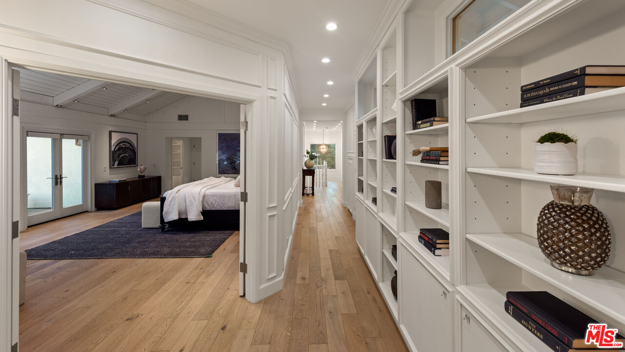 Los Angeles, California, 90049, United States, 5 Bedrooms Bedrooms, ,4 BathroomsBathrooms,Residential,For Sale,1889913