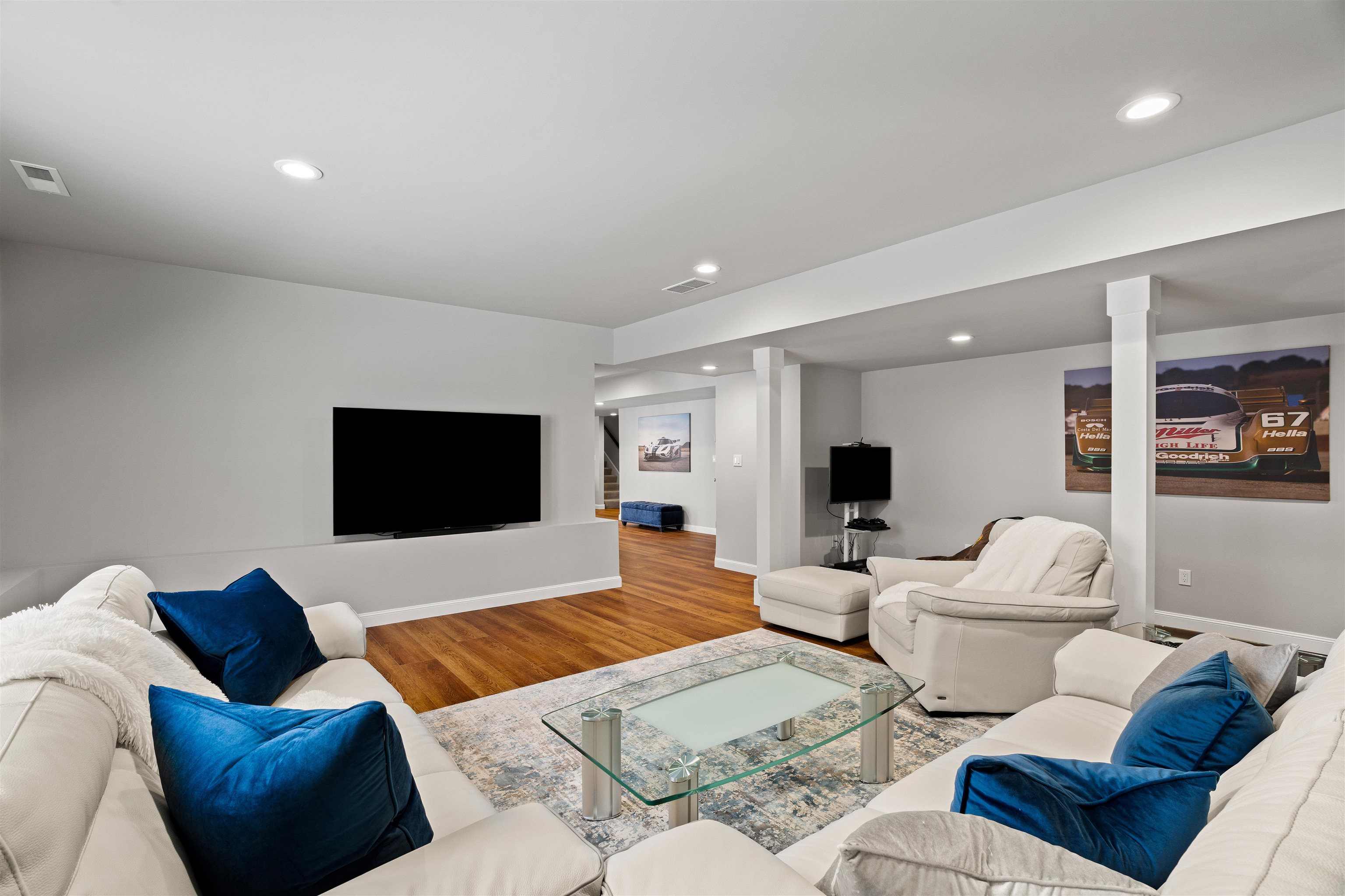 Manchester, New Hampshire, 03102, United States, 3 Bedrooms Bedrooms, ,3 BathroomsBathrooms,Residential,For Sale,2003193