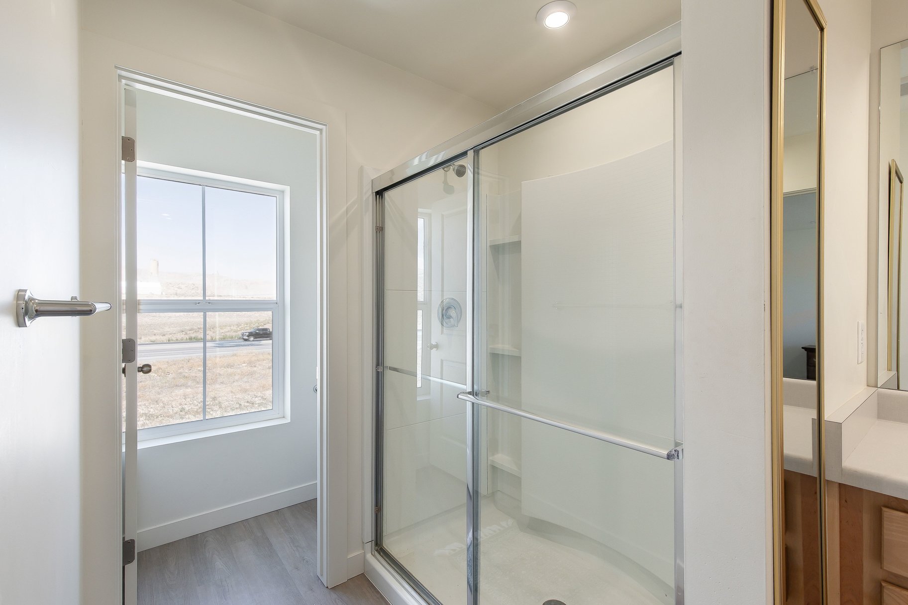  Bright & Quiet Townhome Ready to Be Your Next Home - 物件實景