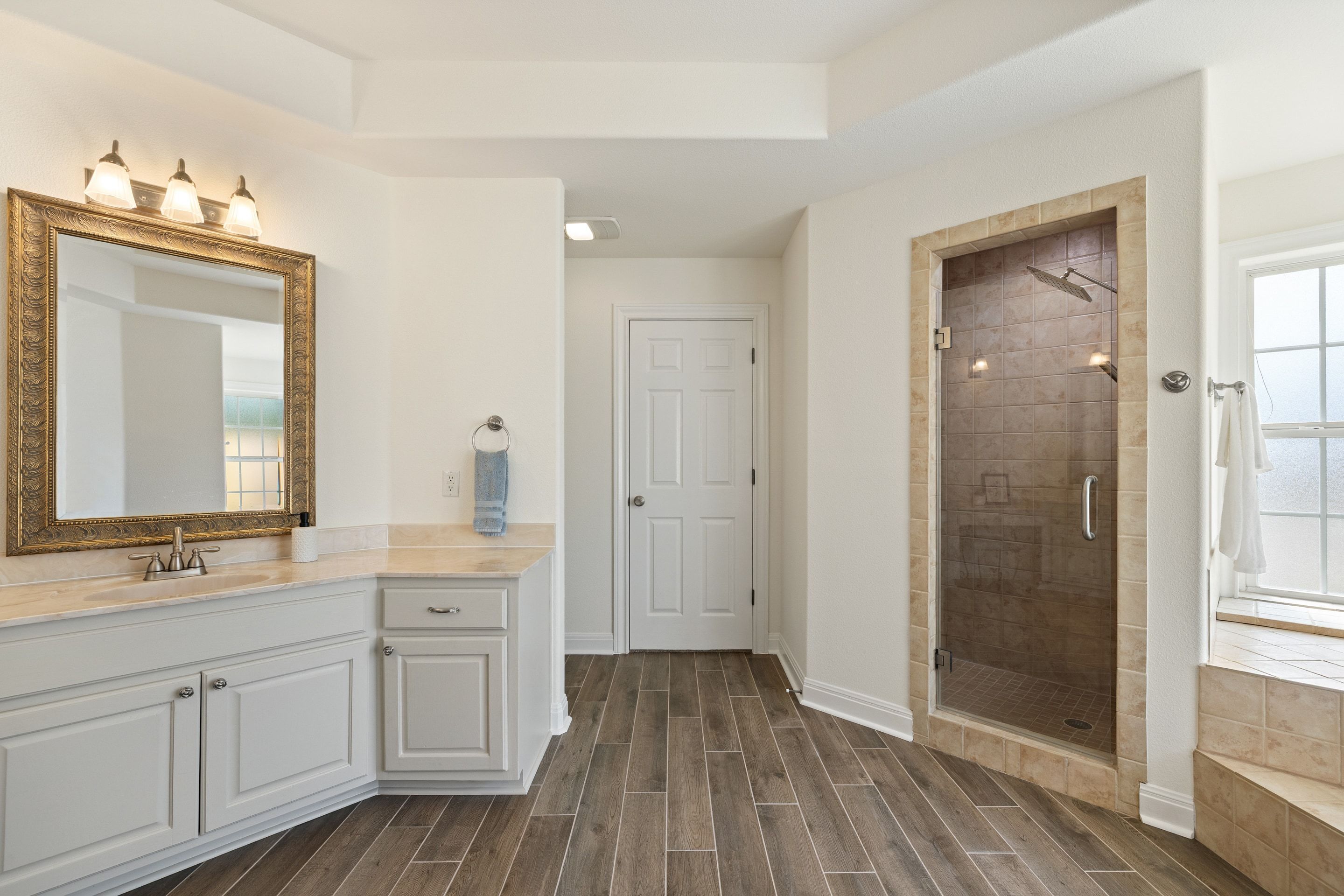  744 Bartlett Drive West - 物件實景