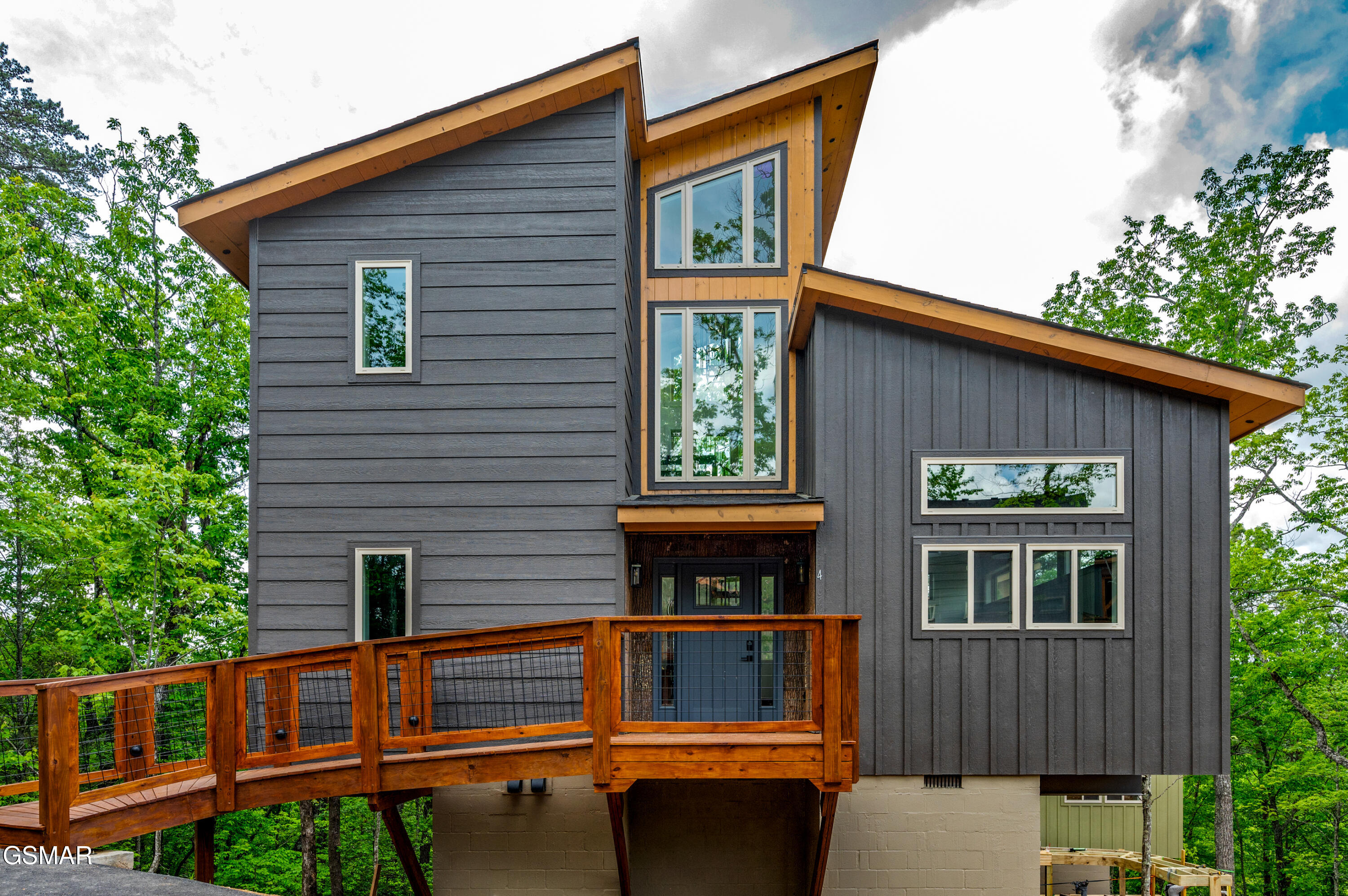 Pigeon Forge, Tennessee, 37863, United States, 2 Bedrooms Bedrooms, ,2 BathroomsBathrooms,Residential,For Sale,1872130