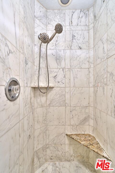 Los Angeles, California, 90004, United States, 4 Bedrooms Bedrooms, ,3 BathroomsBathrooms,Residential,For Sale,1876401