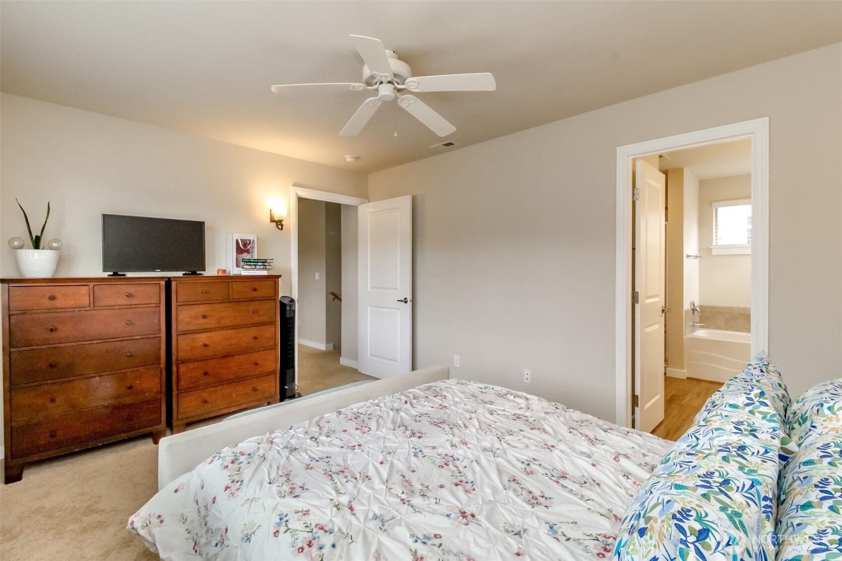 OLYMPIA, Washington, 98502, United States, 3 Bedrooms Bedrooms, ,3 BathroomsBathrooms,Residential,For Sale,1874545