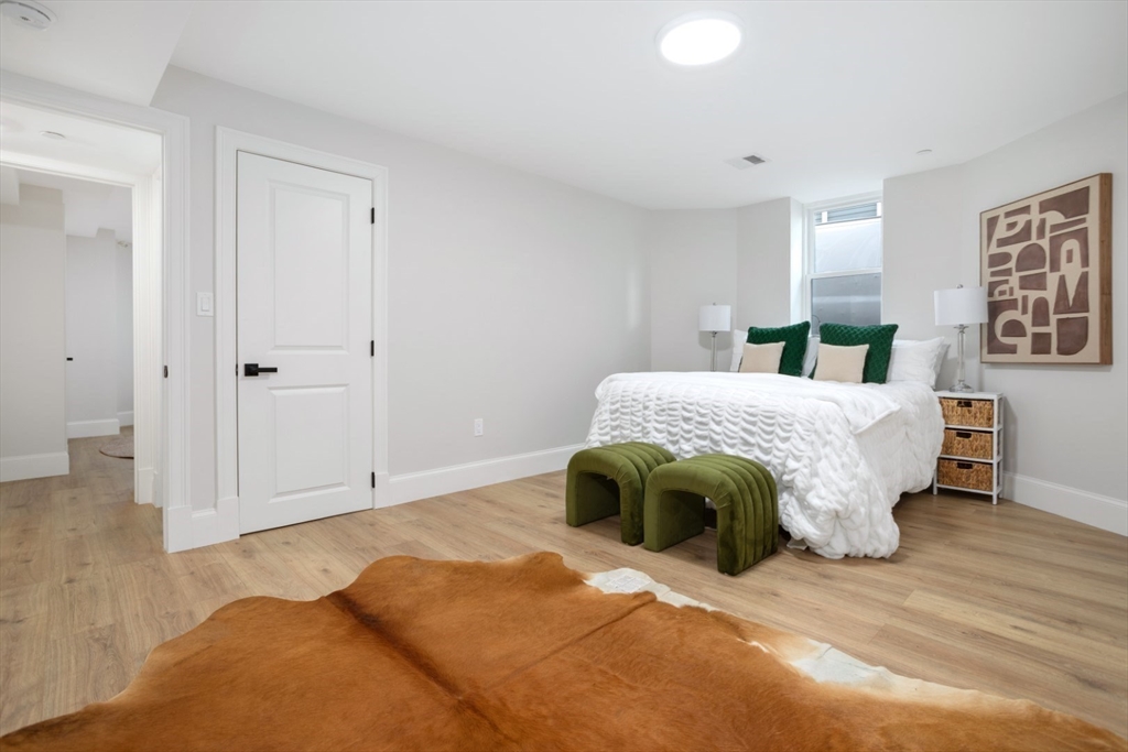 56 Putnam, 1, Somerville, Massachusetts, 02143, United States, 5 Bedrooms Bedrooms, ,3 BathroomsBathrooms,Residential,For Sale,56 Putnam , 1,1661296