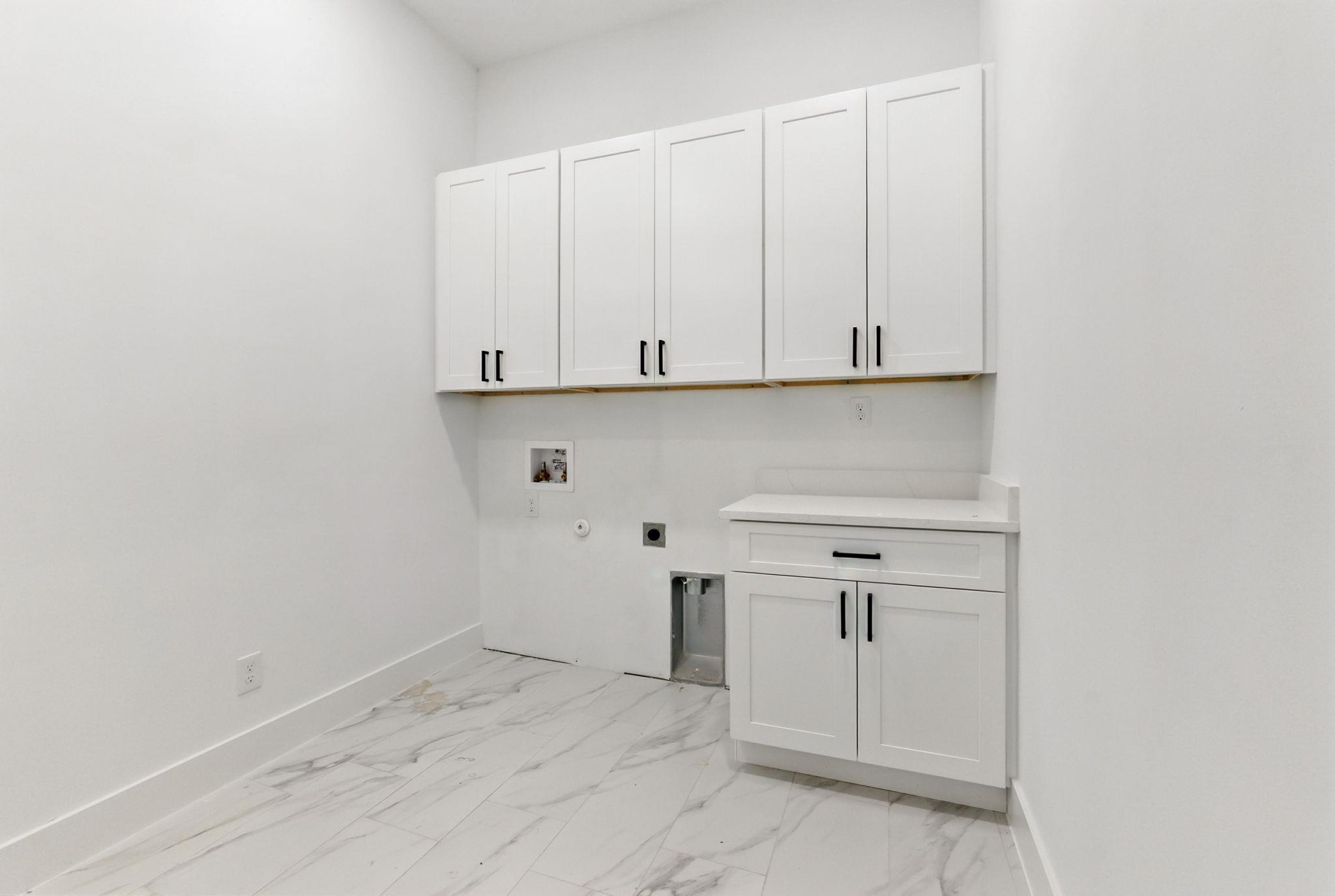 Spicewood, Texas, 78669, United States, 3 Bedrooms Bedrooms, ,4 BathroomsBathrooms,Residential,For Sale,1977175