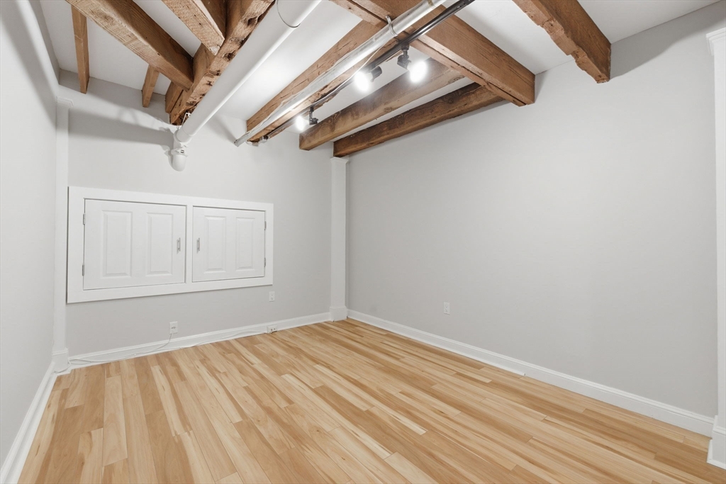 Boston, Massachusetts, 02109, United States, 2 Bedrooms Bedrooms, ,1 BathroomBathrooms,Residential,For Sale,2034502
