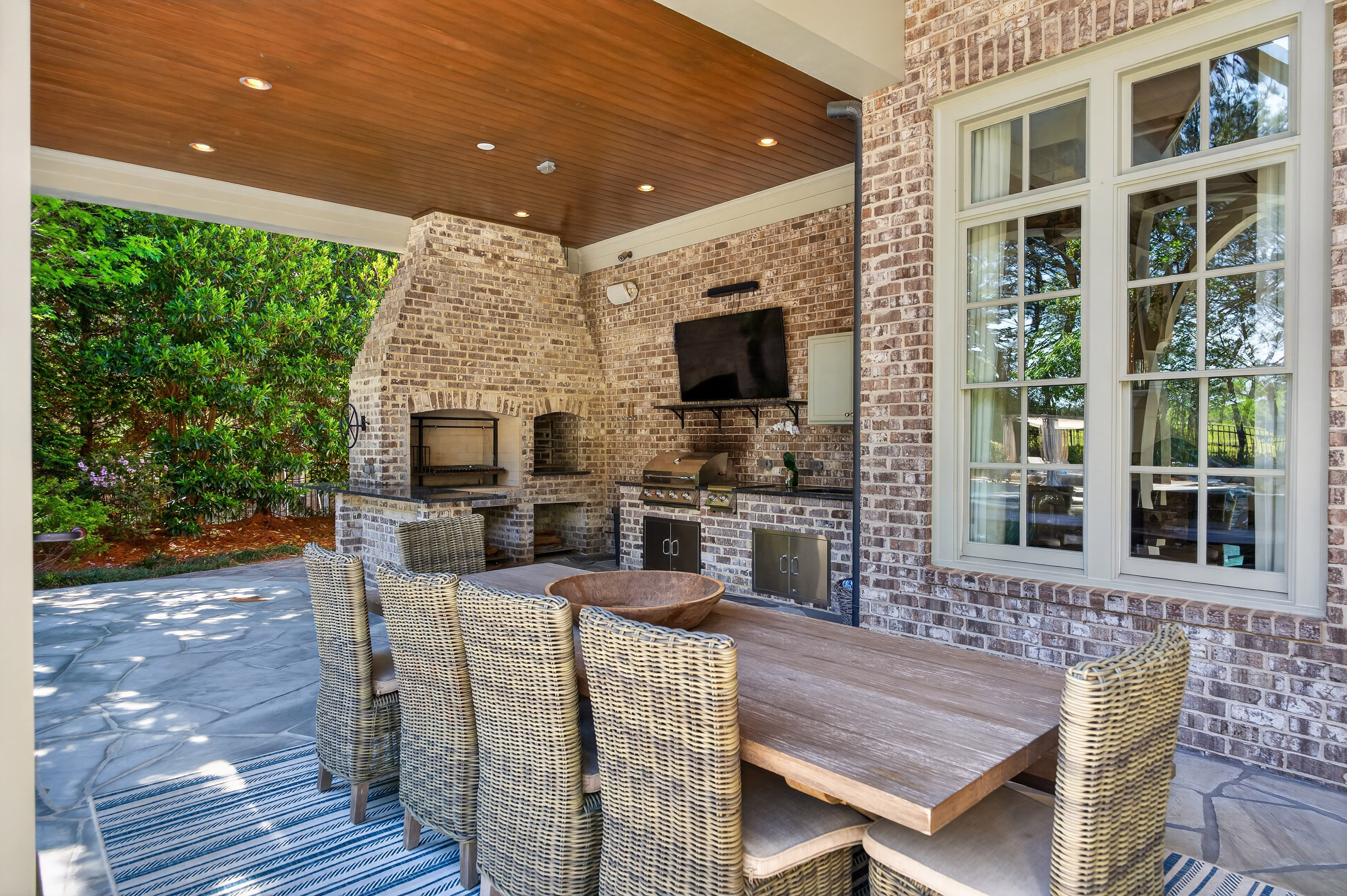  Experience Luxury in One of Georgia’s Most Prestigious Gated Golf Communities - 物件實景