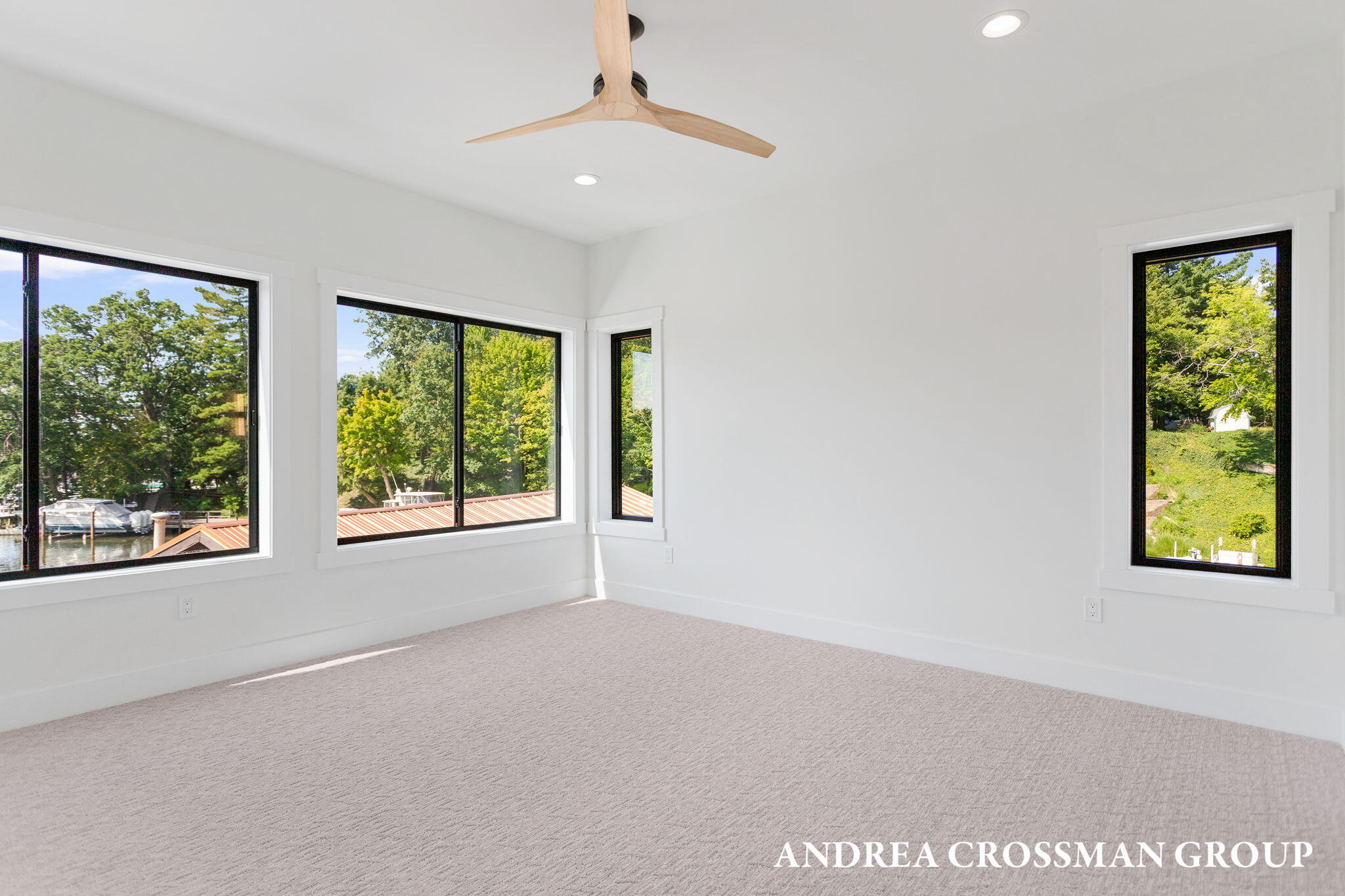 South Haven, Michigan, 49090, United States, 3 Bedrooms Bedrooms, ,3 BathroomsBathrooms,Residential,For Sale,1987692