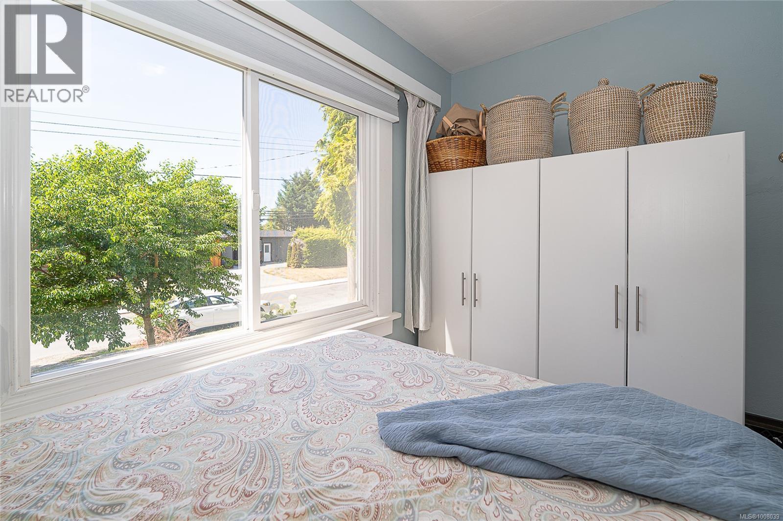 SAANICH, British Columbia, V8Z 3T7, CA, 2 Bedrooms Bedrooms, ,2 BathroomsBathrooms,Residential,For Sale,1948861