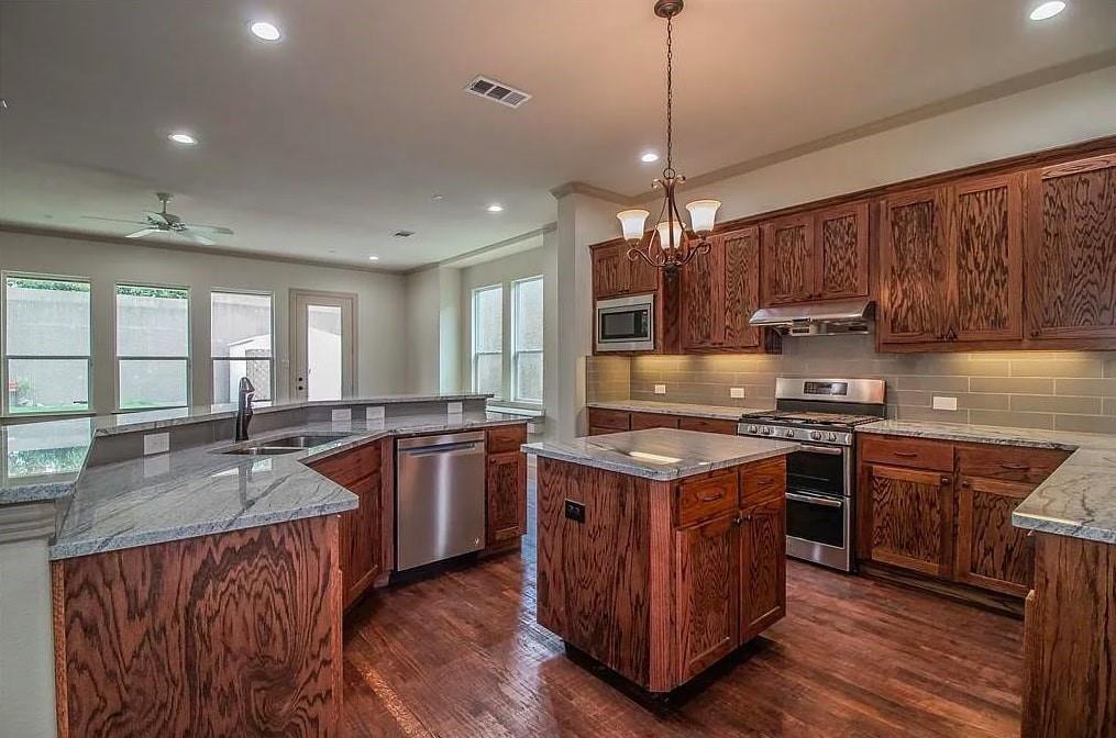 Irving, Texas, 75038, United States, 4 Bedrooms Bedrooms, ,5 BathroomsBathrooms,Residential,For Sale,1836156